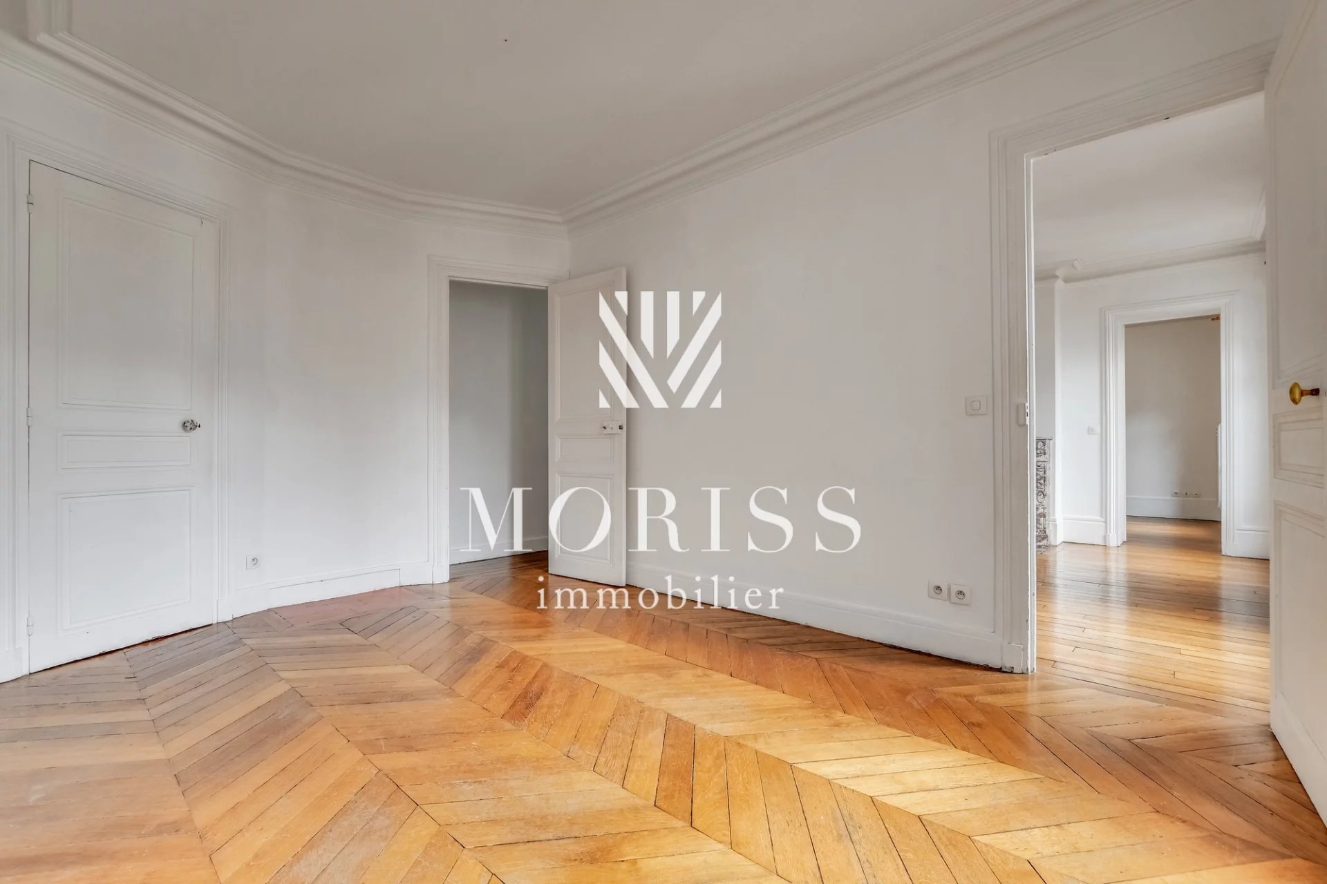 PARIS XVII - BATIGNOLLES  APPARTEMENT 3 PIÈCES 2 CHAMBRES - Image Array