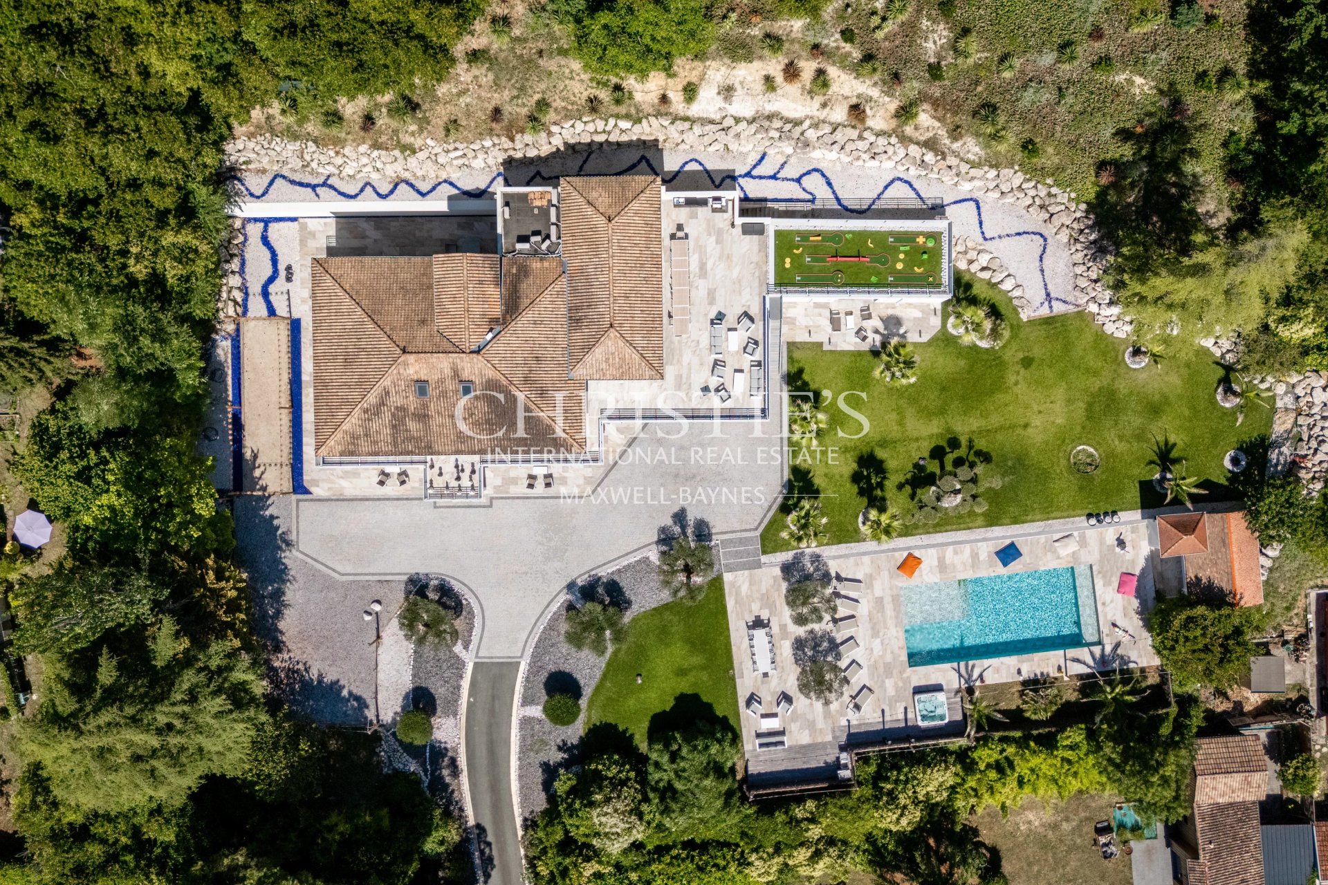 9 Bedroom Villa/Townhouse's Image 18
