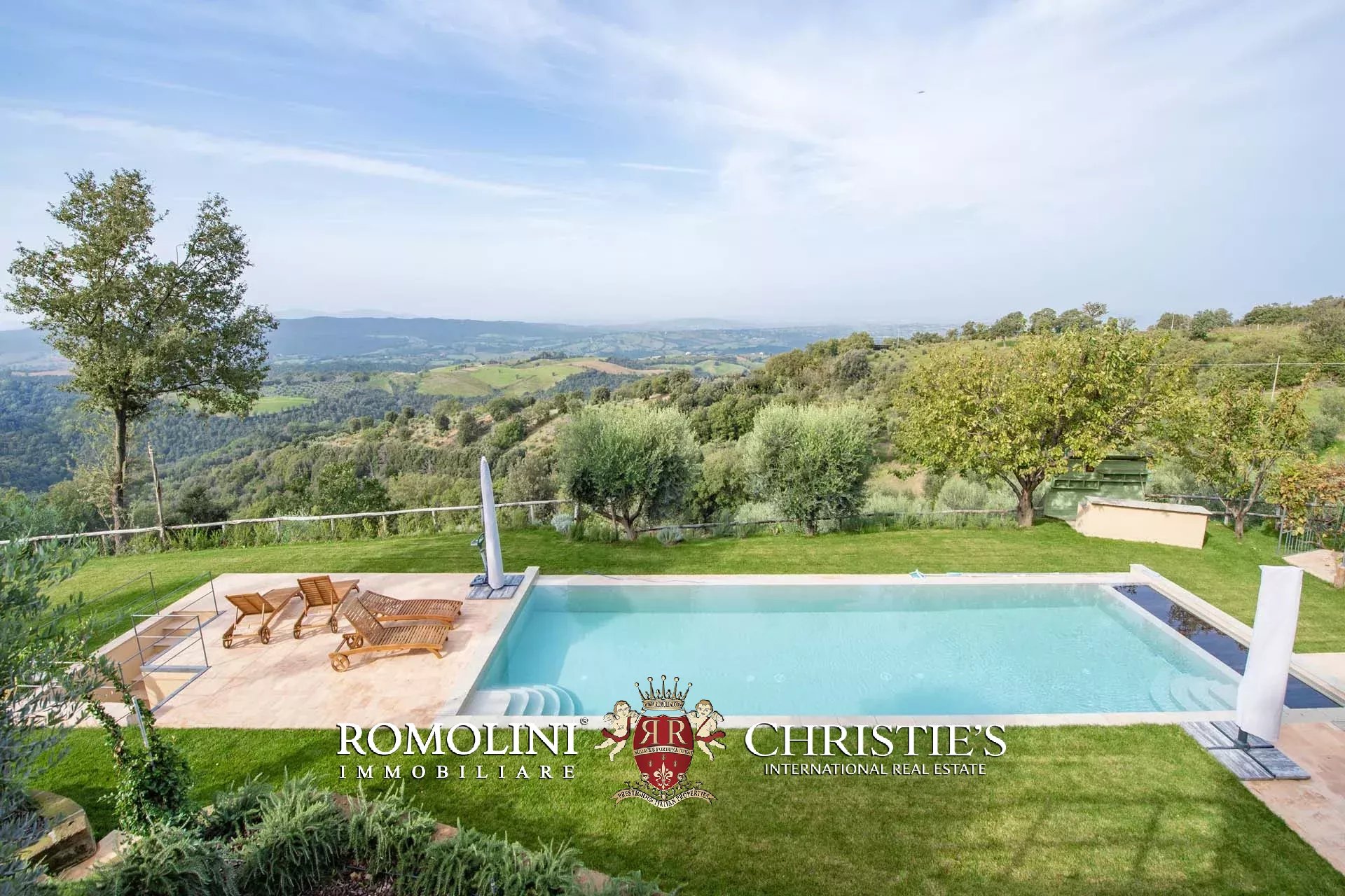 6 Bedroom Villa/Townhouse's Image 23