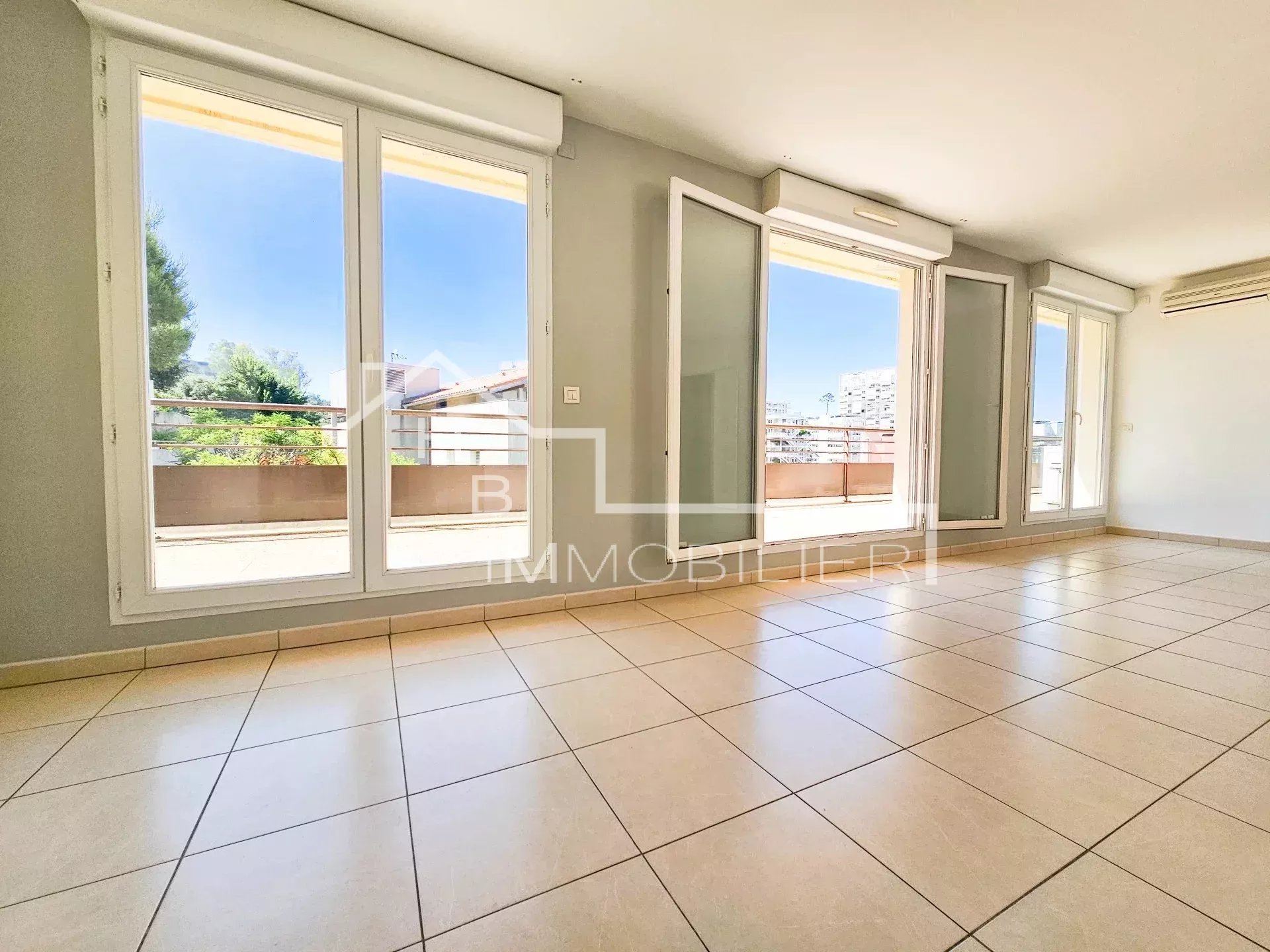 Agence immobilière de 