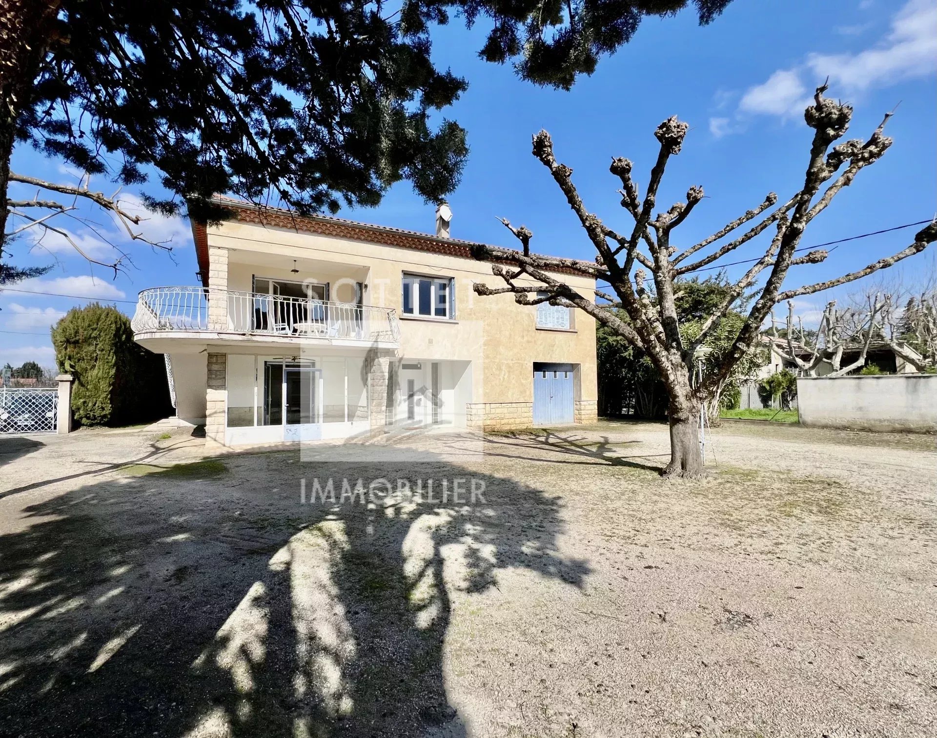 Agence immobilière de 