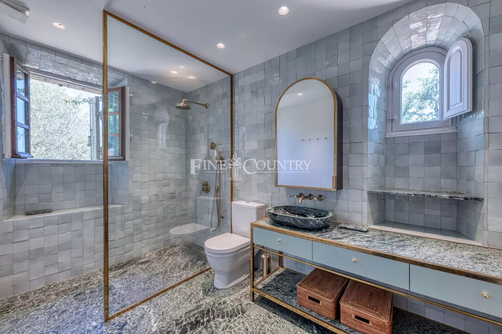 Photo of Estate for sale in Saint-Cezaire-sur-Siagne