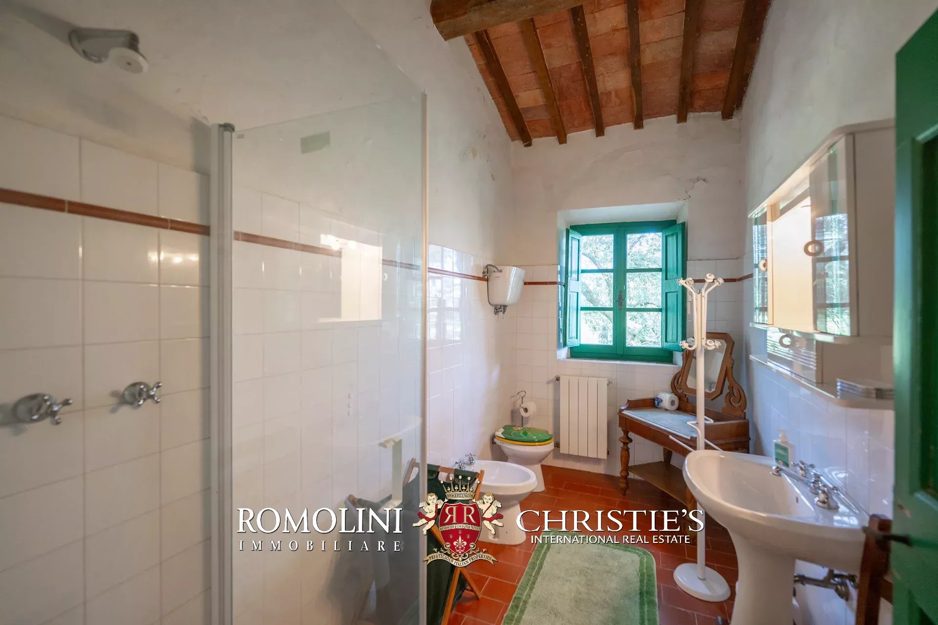 6 Bedroom Villa/Townhouse's Image 38