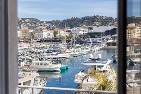 Cannes Old Port – 3-room apartment – Sea view — photo 3