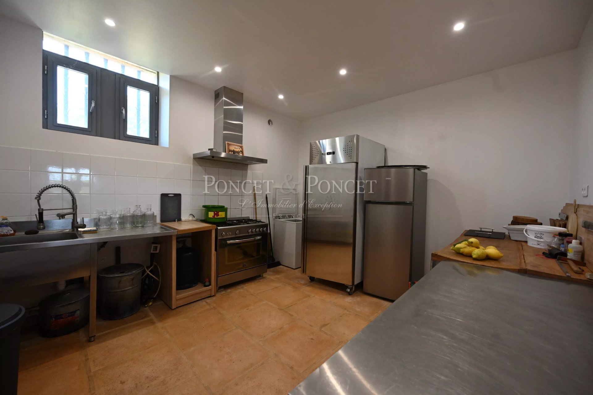 12 Bedroom Villa/Townhouse's Image 28