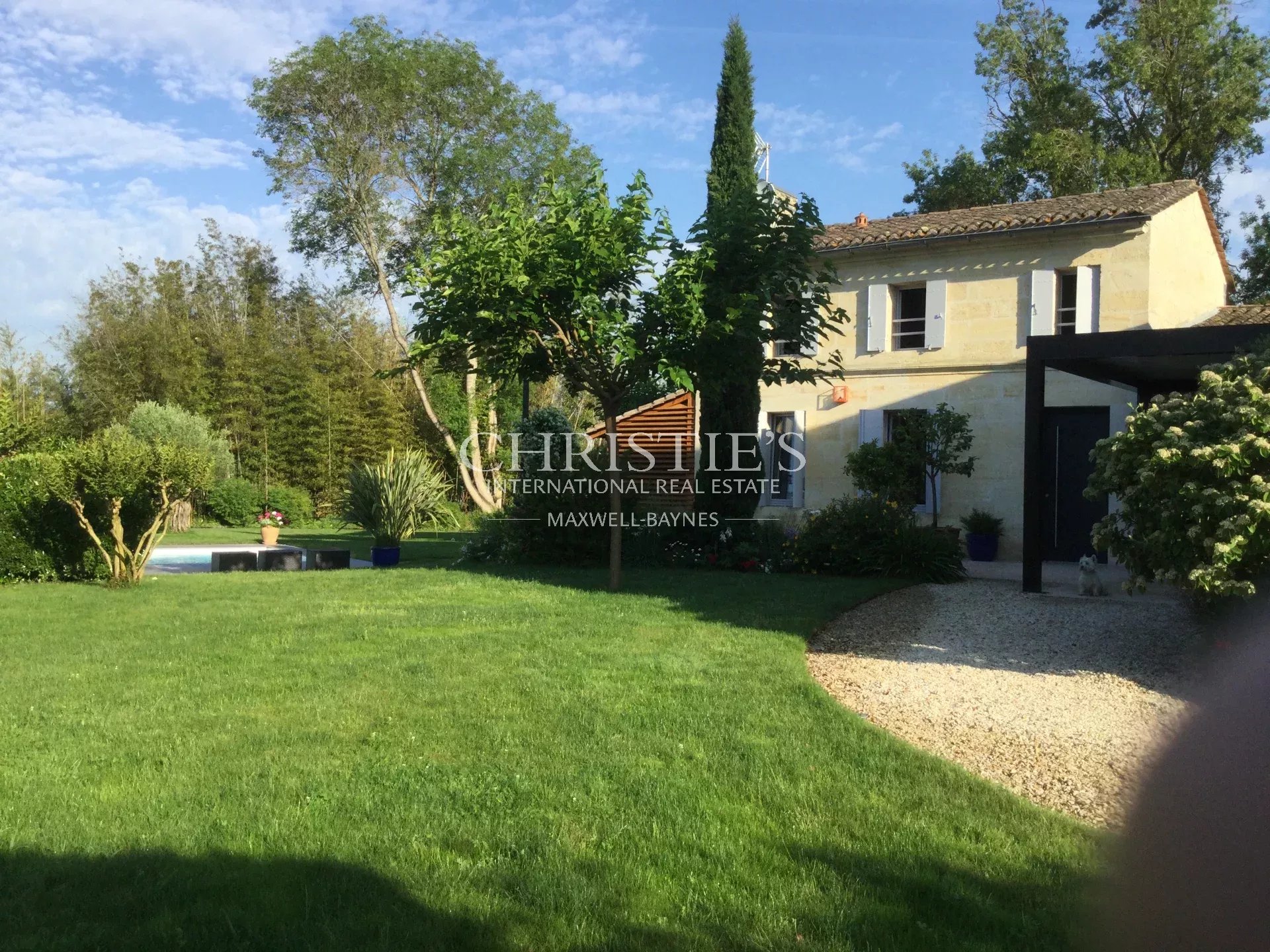 4 Bedroom Villa/Townhouse's Image 8