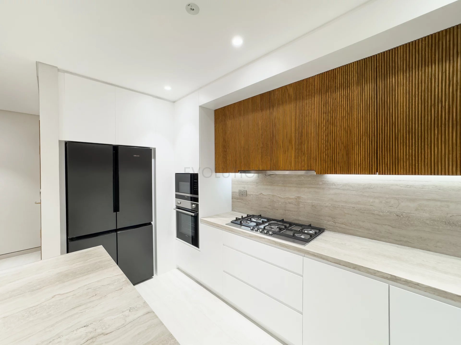 3-Bedroom Spacious Unit with Stunning Views at Marriott Residences, Jumeirah Lake Towers, Dubai