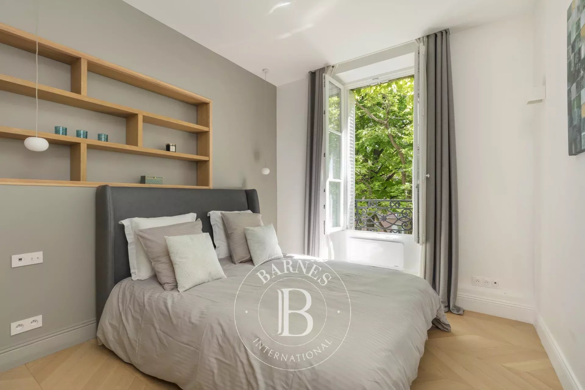 Daire Paris 8ème - picture 8