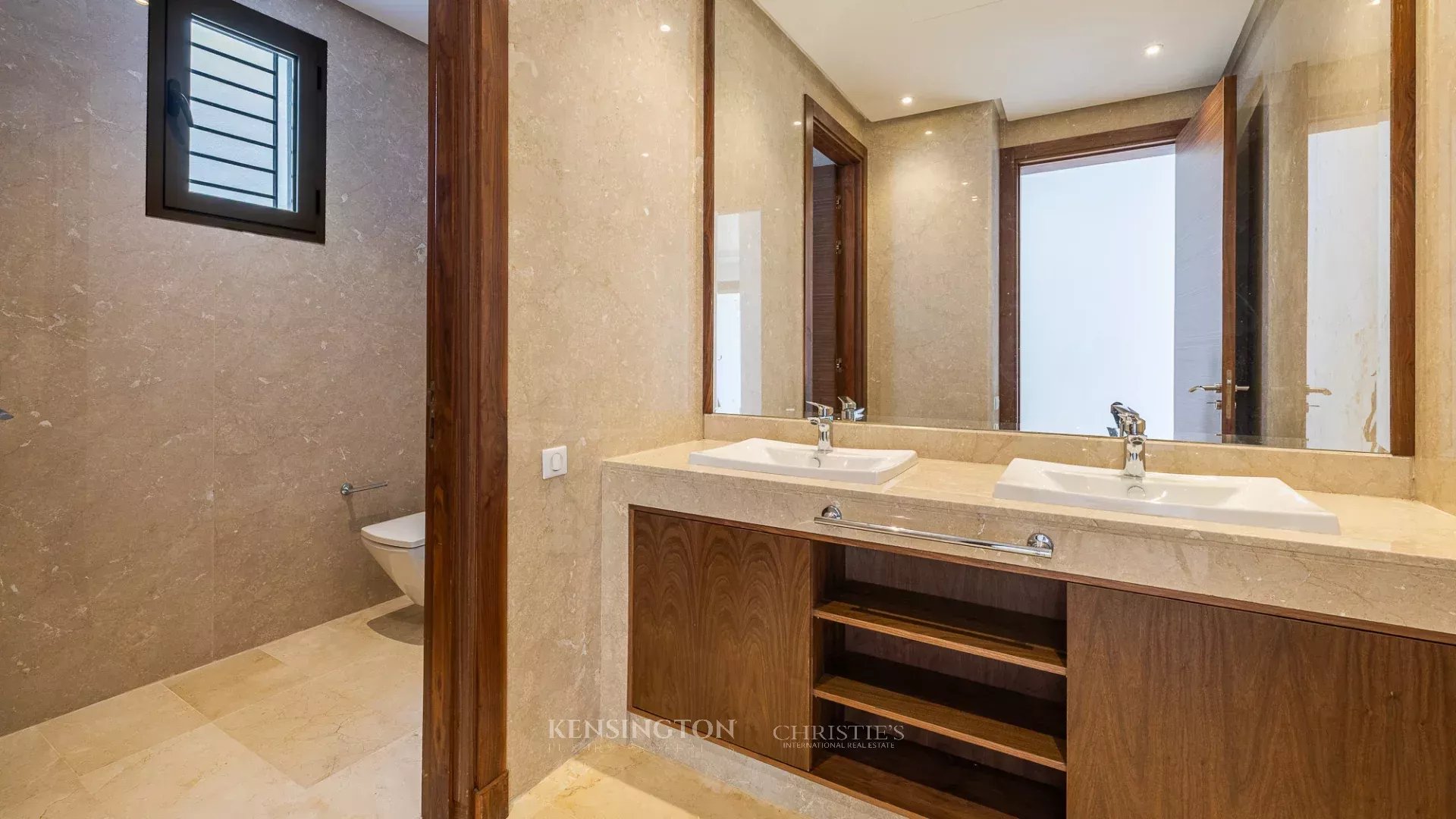 4 Bedroom Villa/Townhouse's Image 21