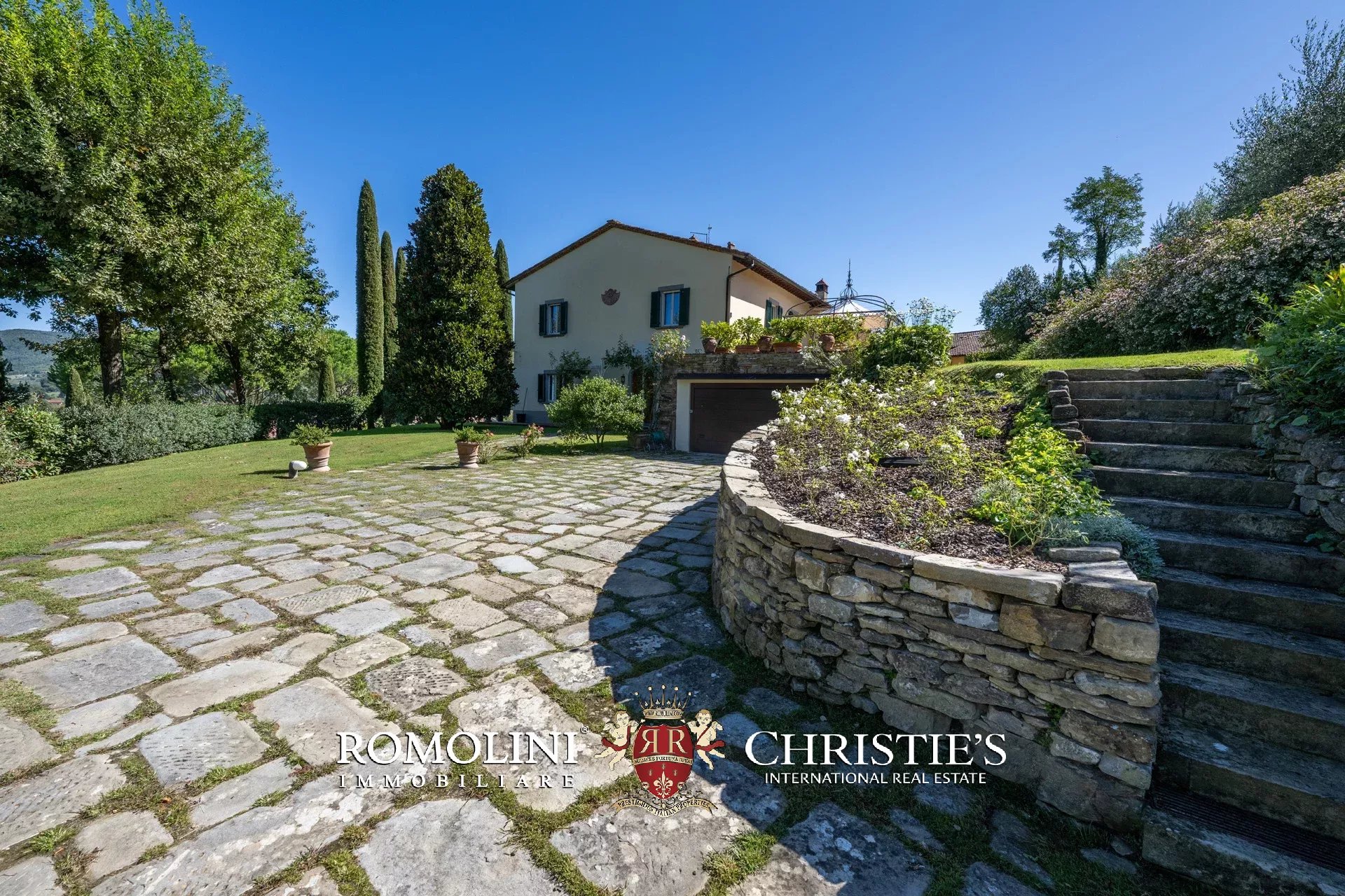 4 Bedroom Villa/Townhouse's Image 10