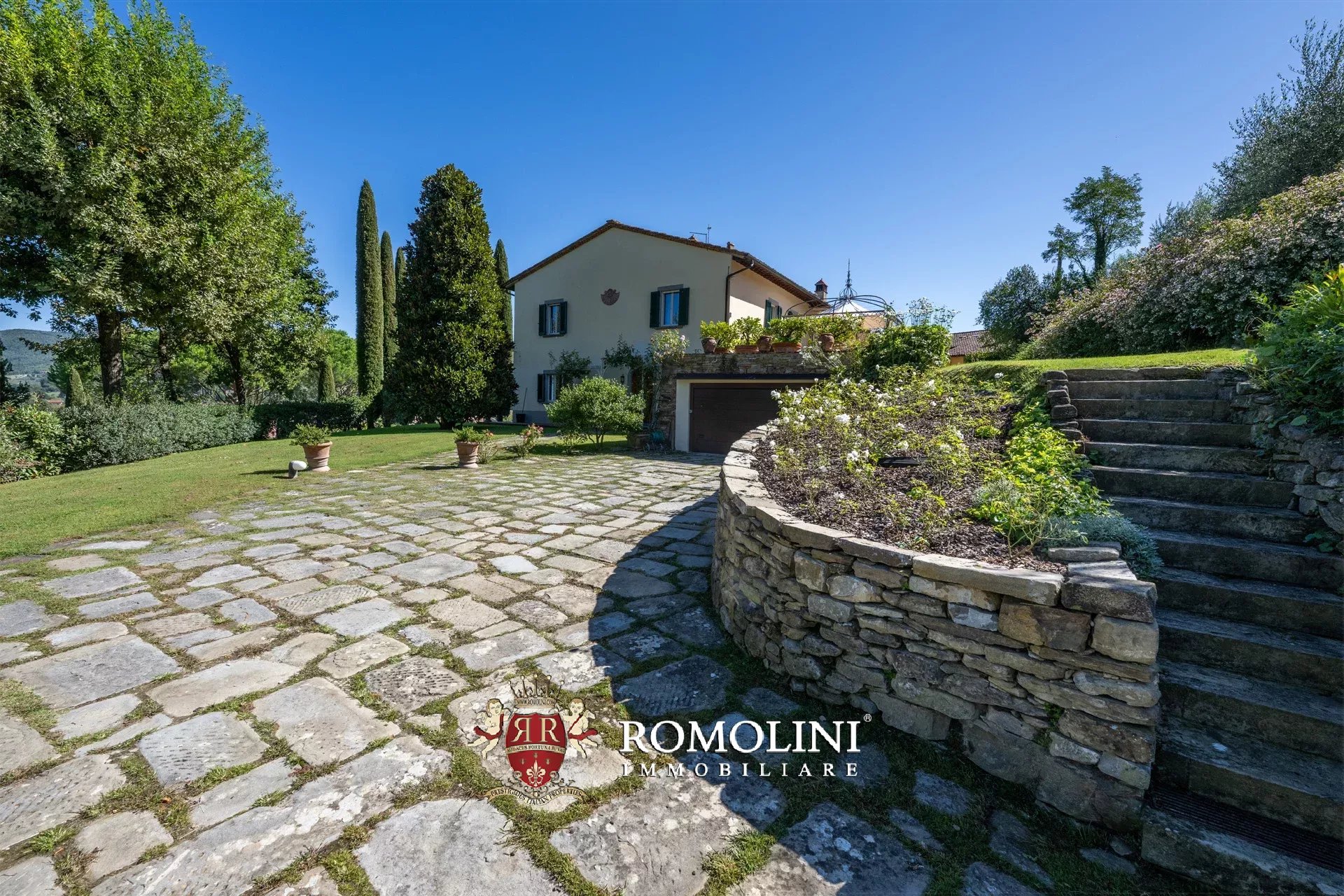 4 Bedroom Villa/Townhouse's Image 10