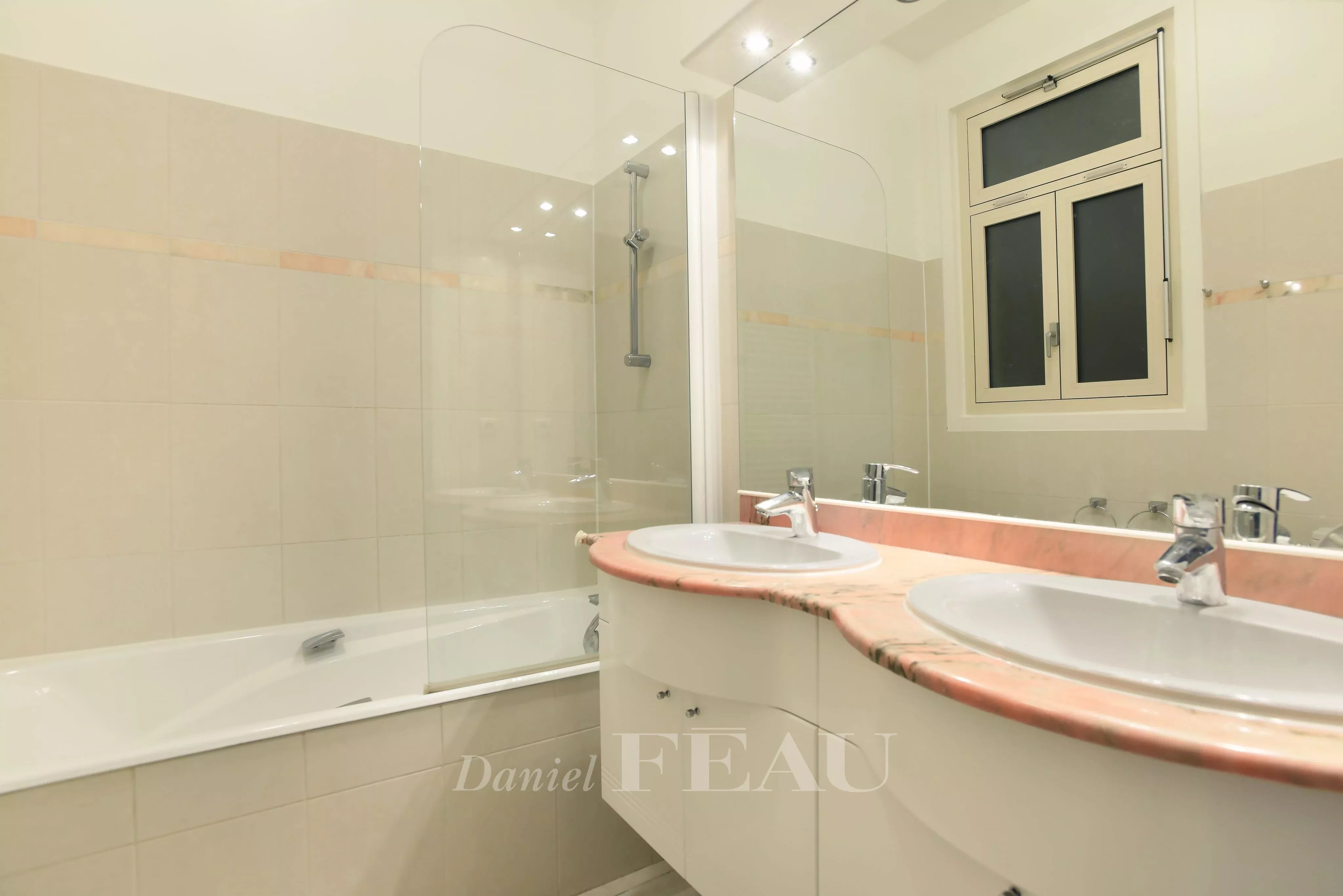 Rental Apartment Neuilly-sur-Seine