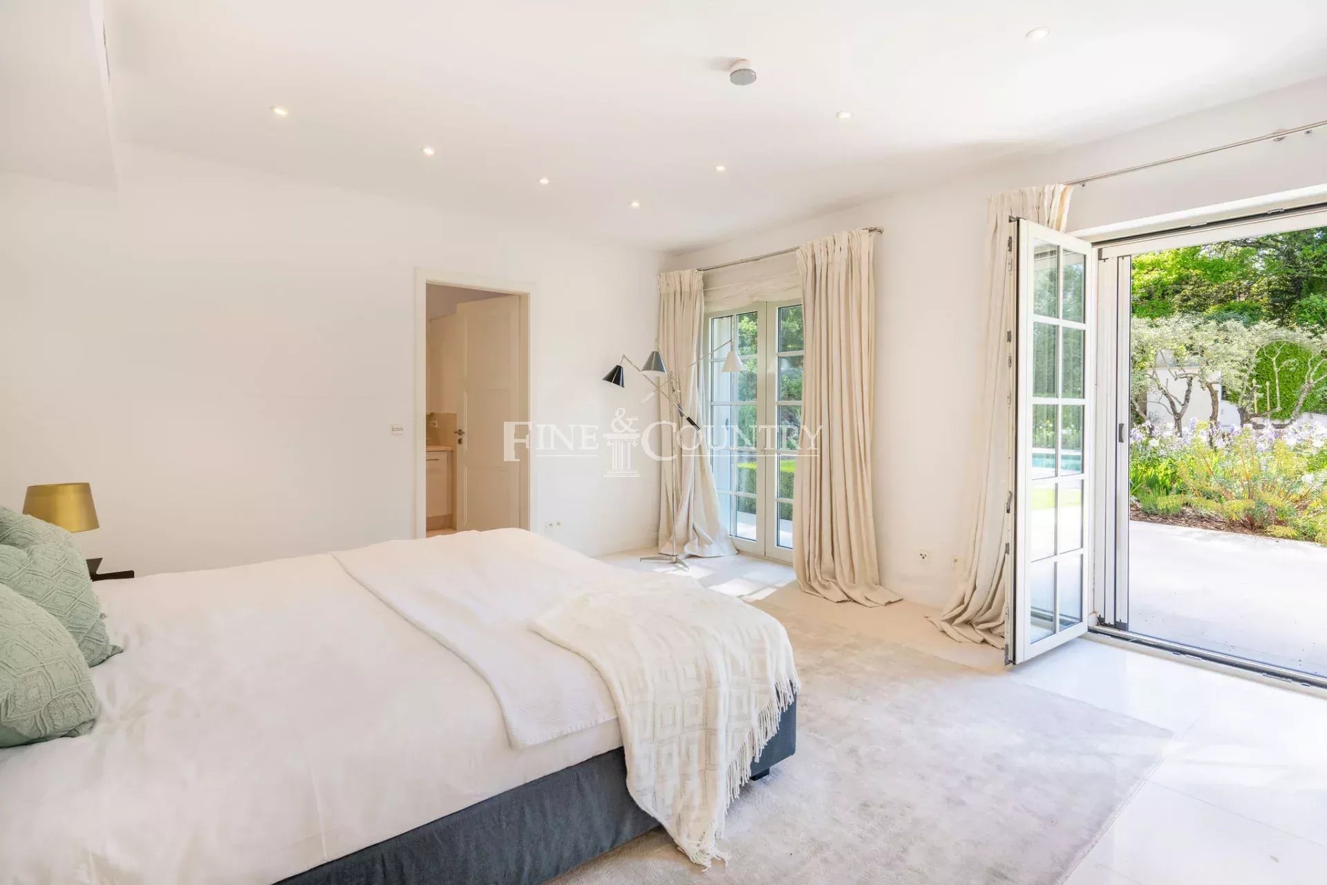 Photo of Villa for sale in Tourrettes