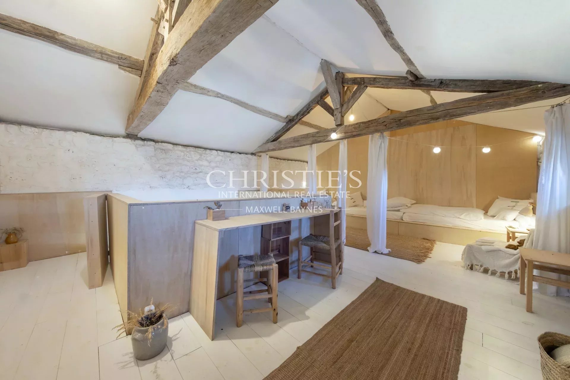 8 Bedroom Chateau's Image 33