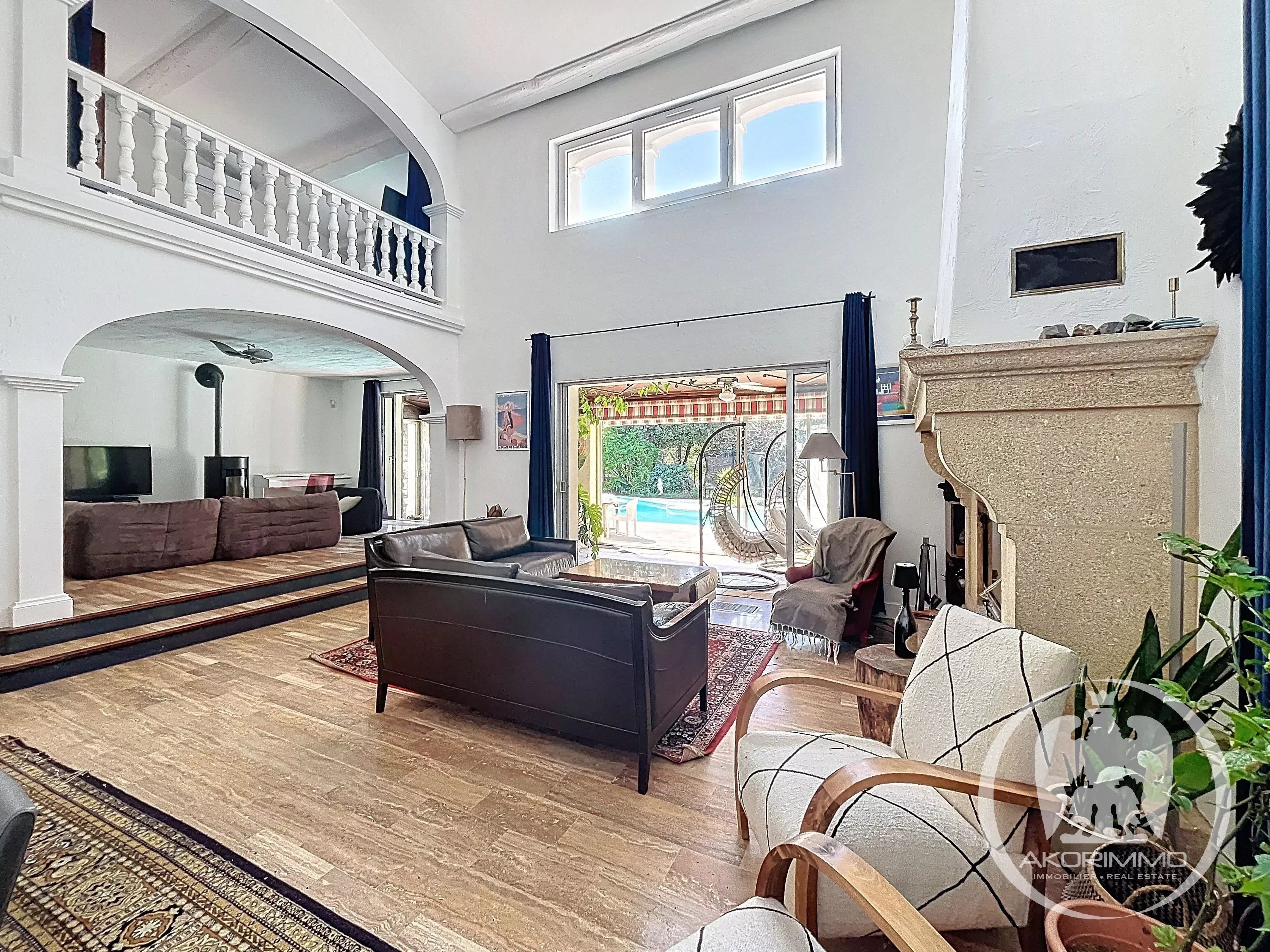 <span class='fw-semibold text-nowrap'>Casa</span>  - <span class='text-nowrap'>6 stanze</span>  - <span class='text-nowrap'>200.0 m²</span> - <span class='text-nowrap'> <span c