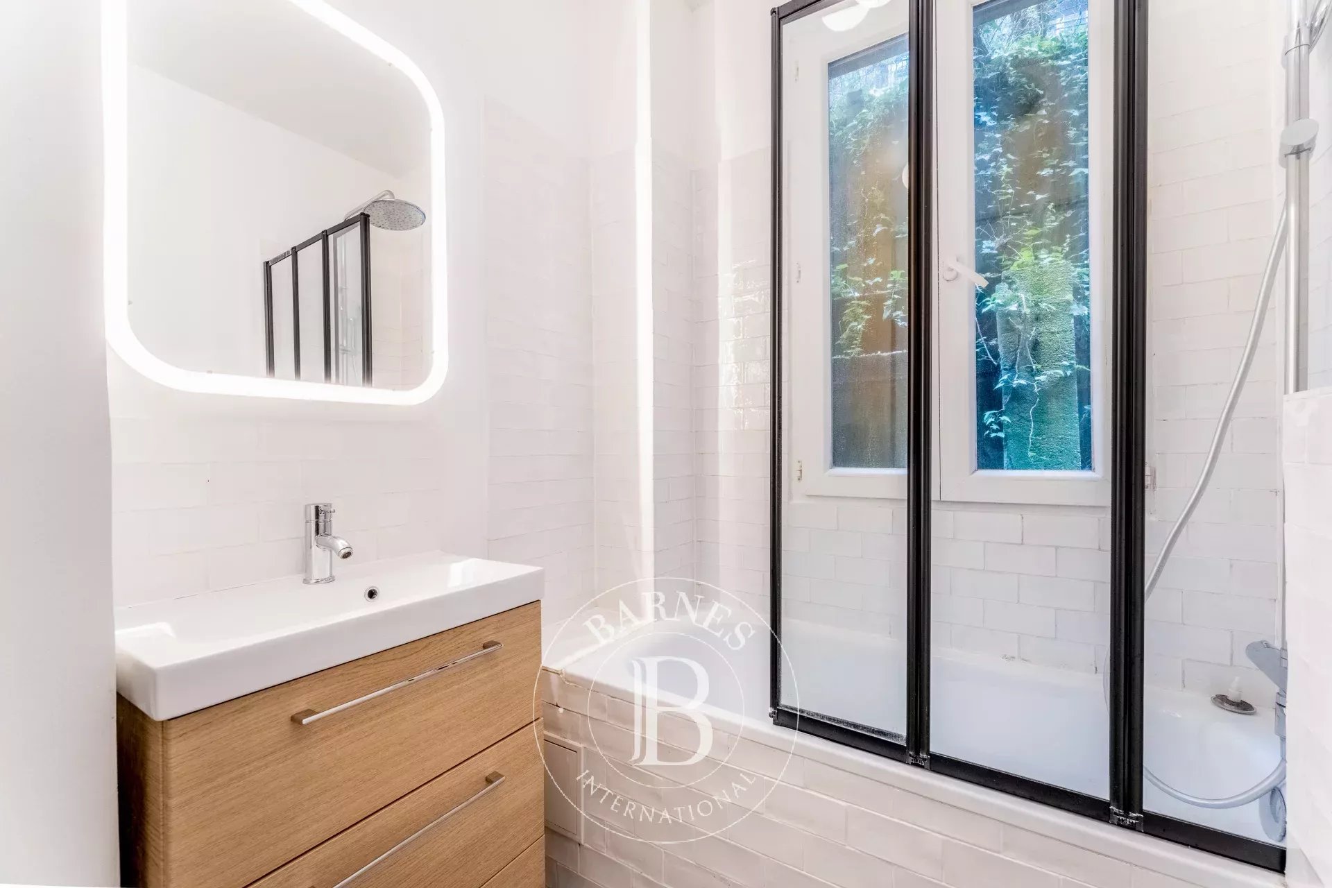 Daire Paris 18ème - picture 13