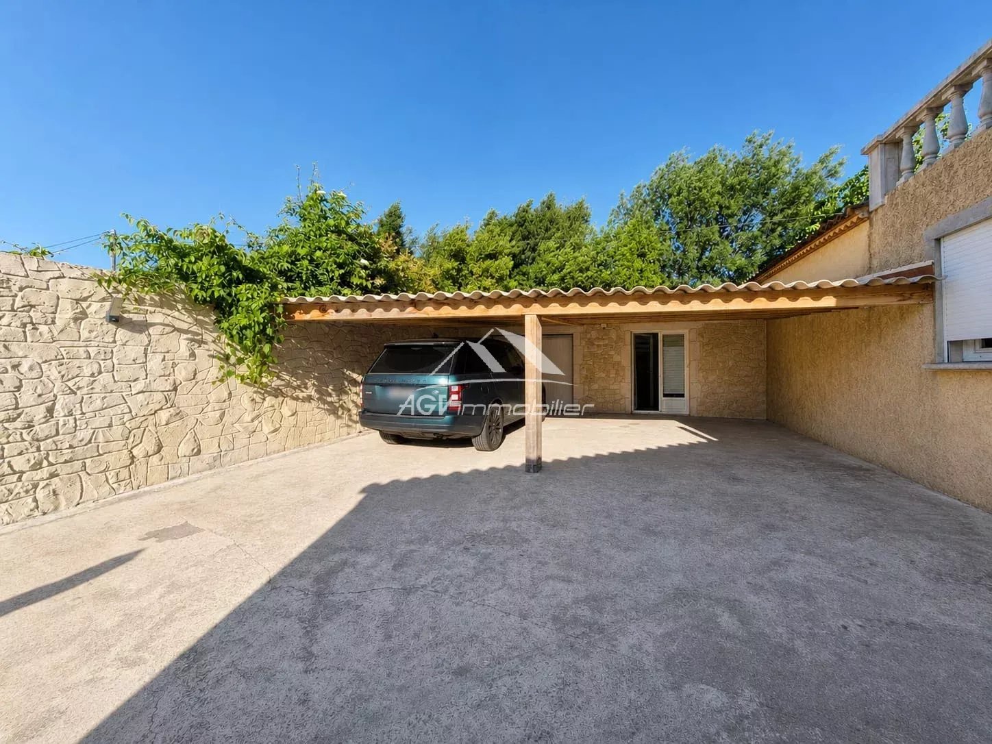 A Alès, maison 165 m², avec piscine garage, abris voiture et terrain de pétanque sur 1161 m² de terrain