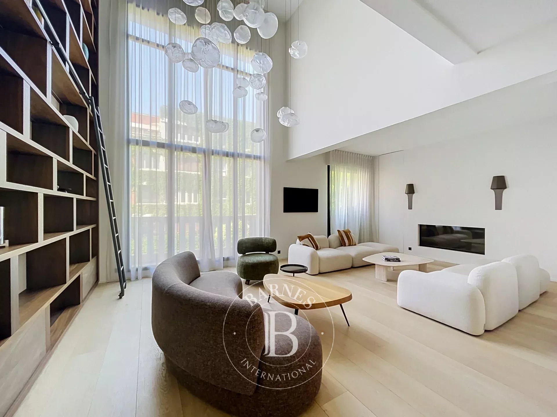 Maison Neuilly-sur-Seine  -  ref 82199981 (picture 1)