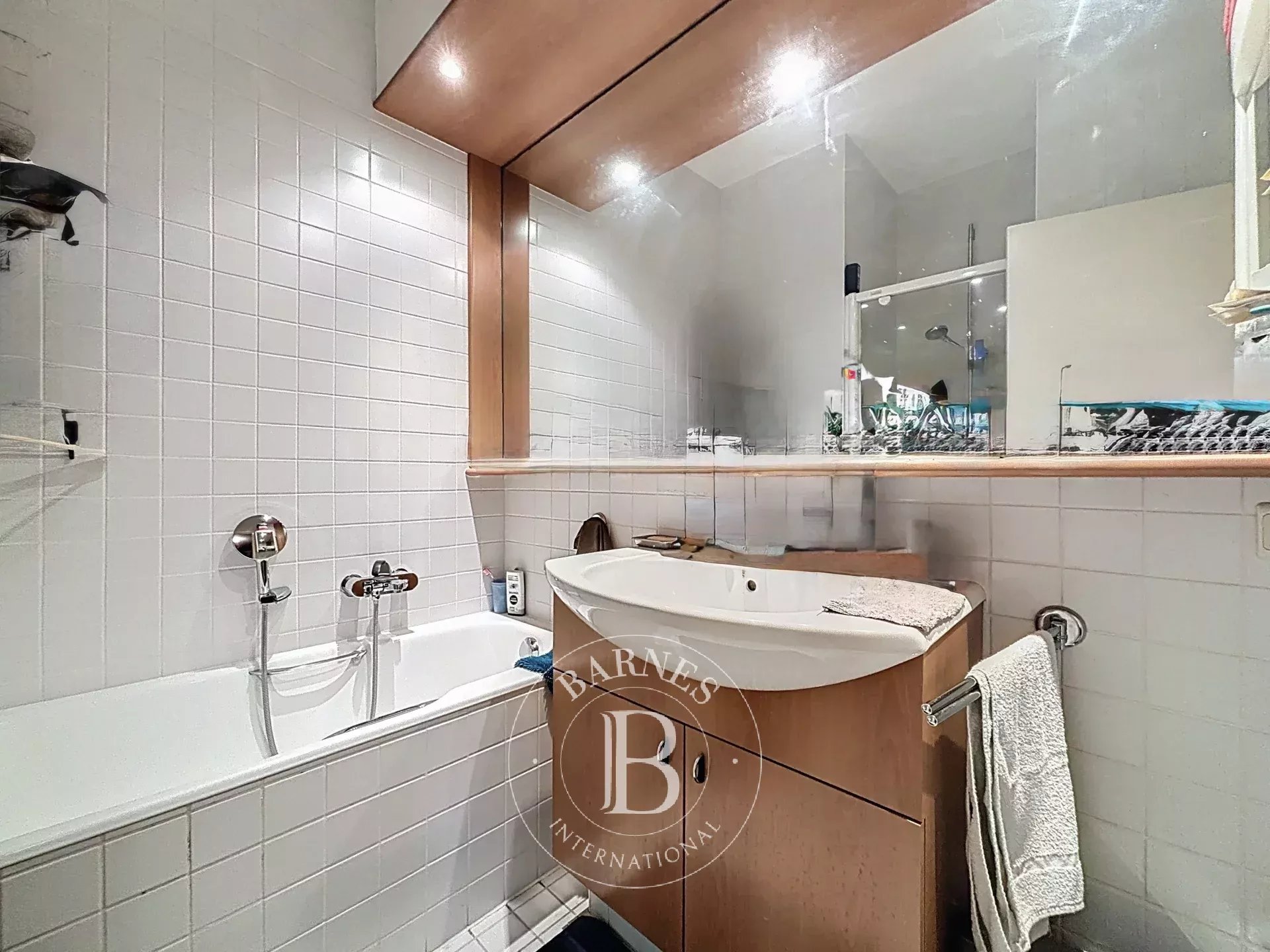 Appartement 1 chambre avec beau jardin + box fermé