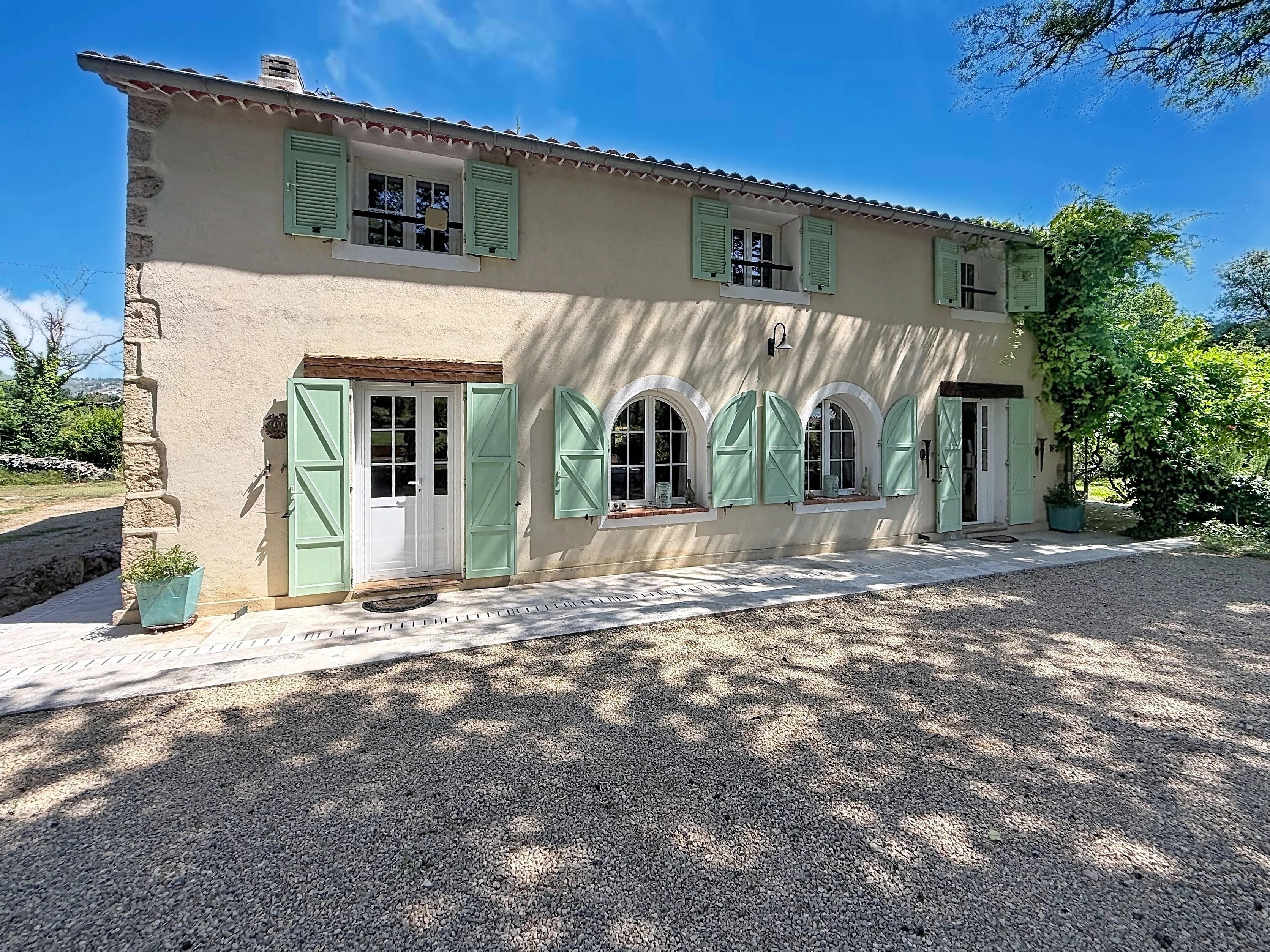 Exceptional property with 19th-century mill, detached villa, 2 pools on 1.6 hectares