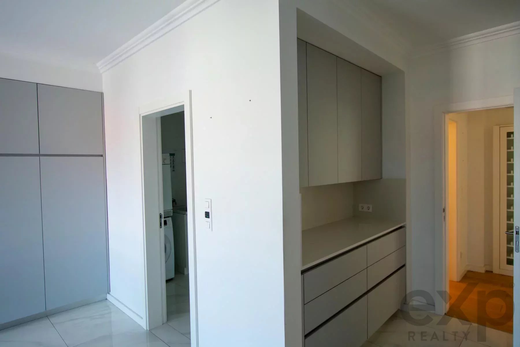 Penthouse Luxury with Sea & Harbour Views in Prime Estoril 85996079 image 9