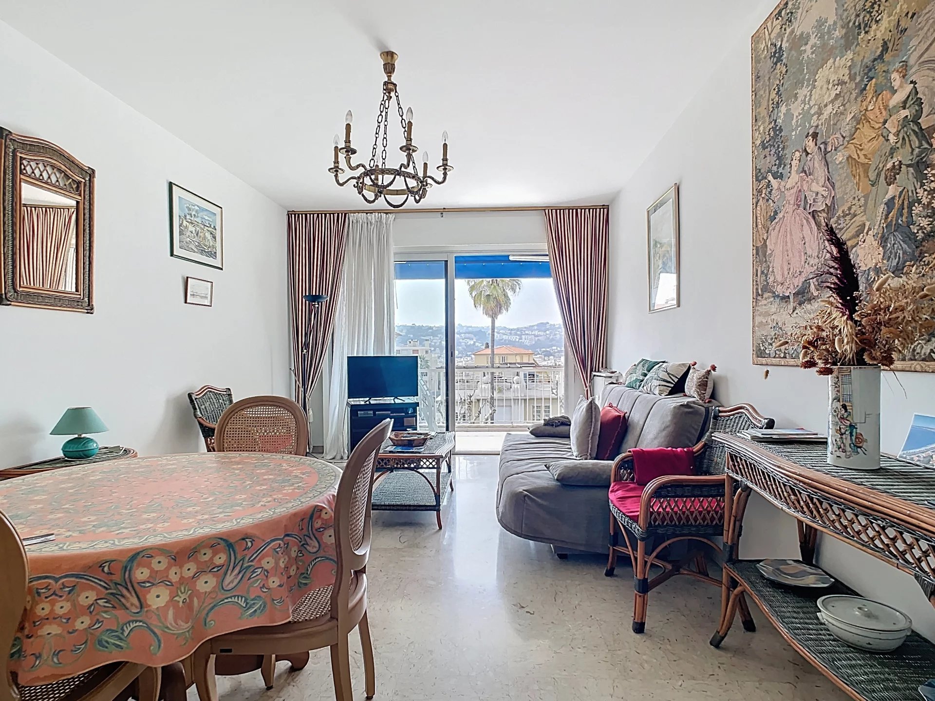 In the heart of Cimiez 2 rooms Terrace cellar and Garage