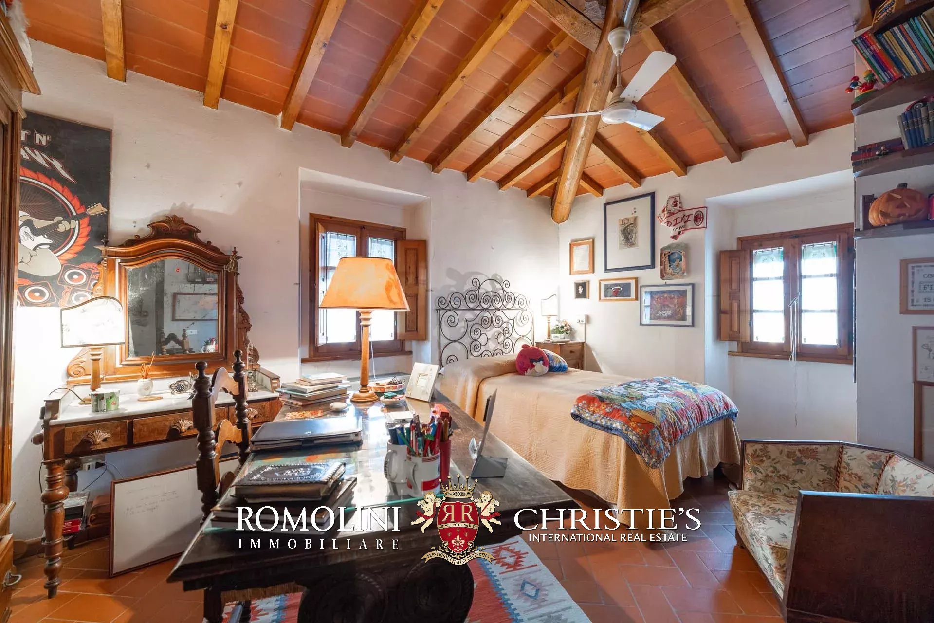 8 Bedroom Villa/Townhouse's Image 29