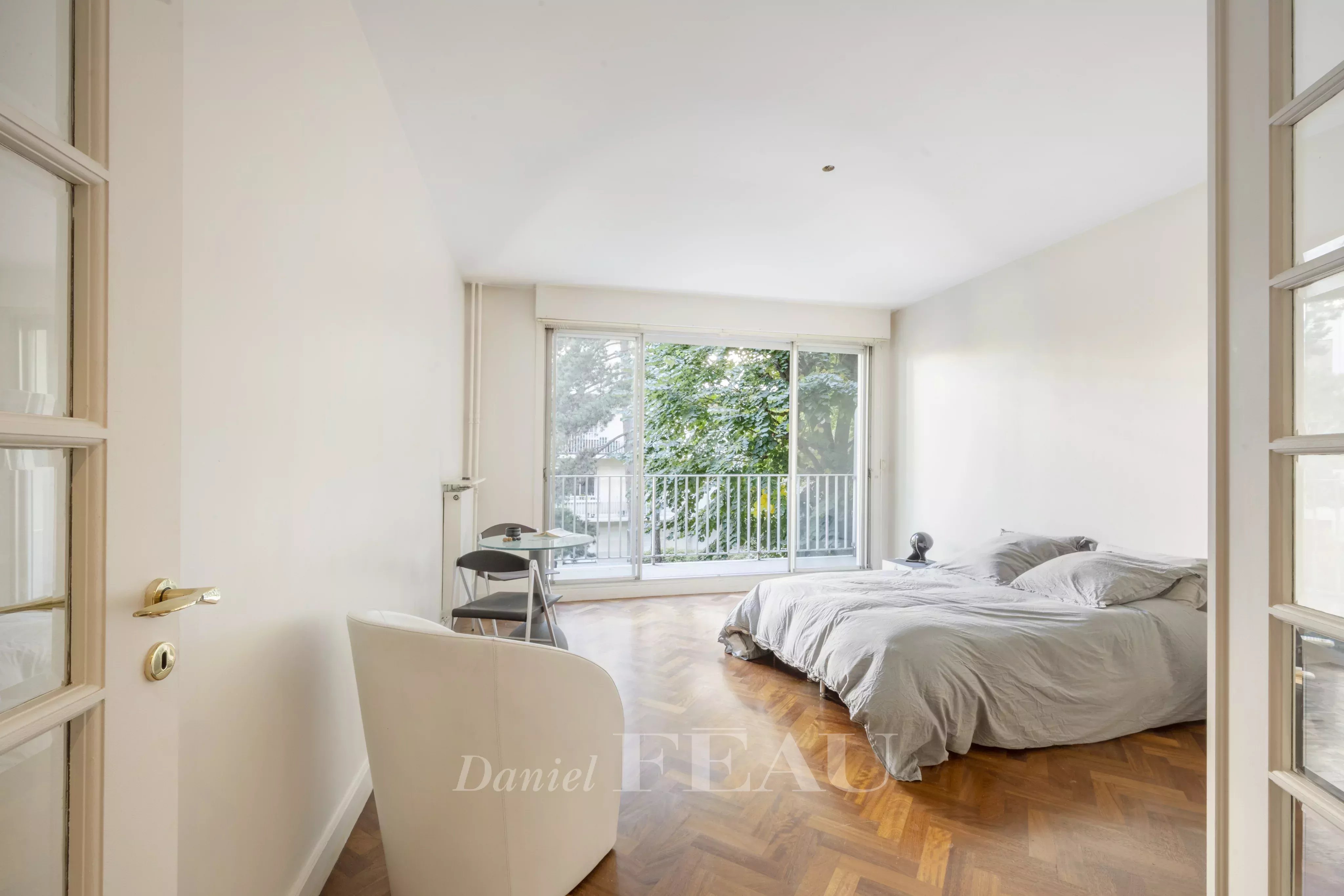 Sale Apartment Paris 14th