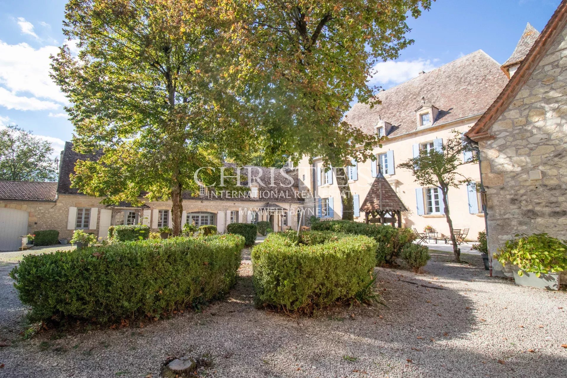 10 Bedroom Chateau's Image 3