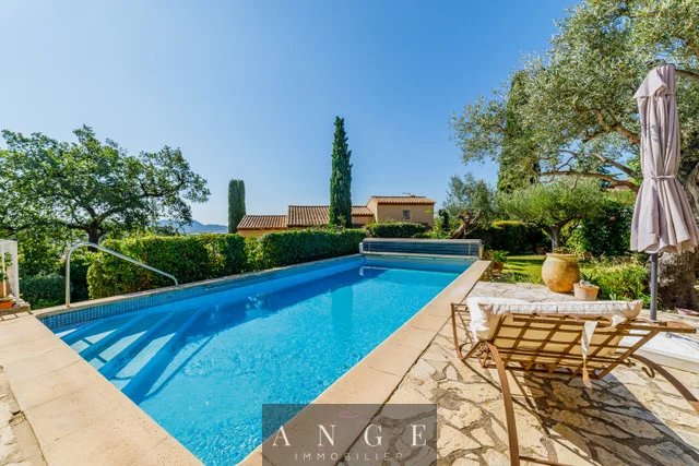 Villa magnifique piscine terrasses et garage