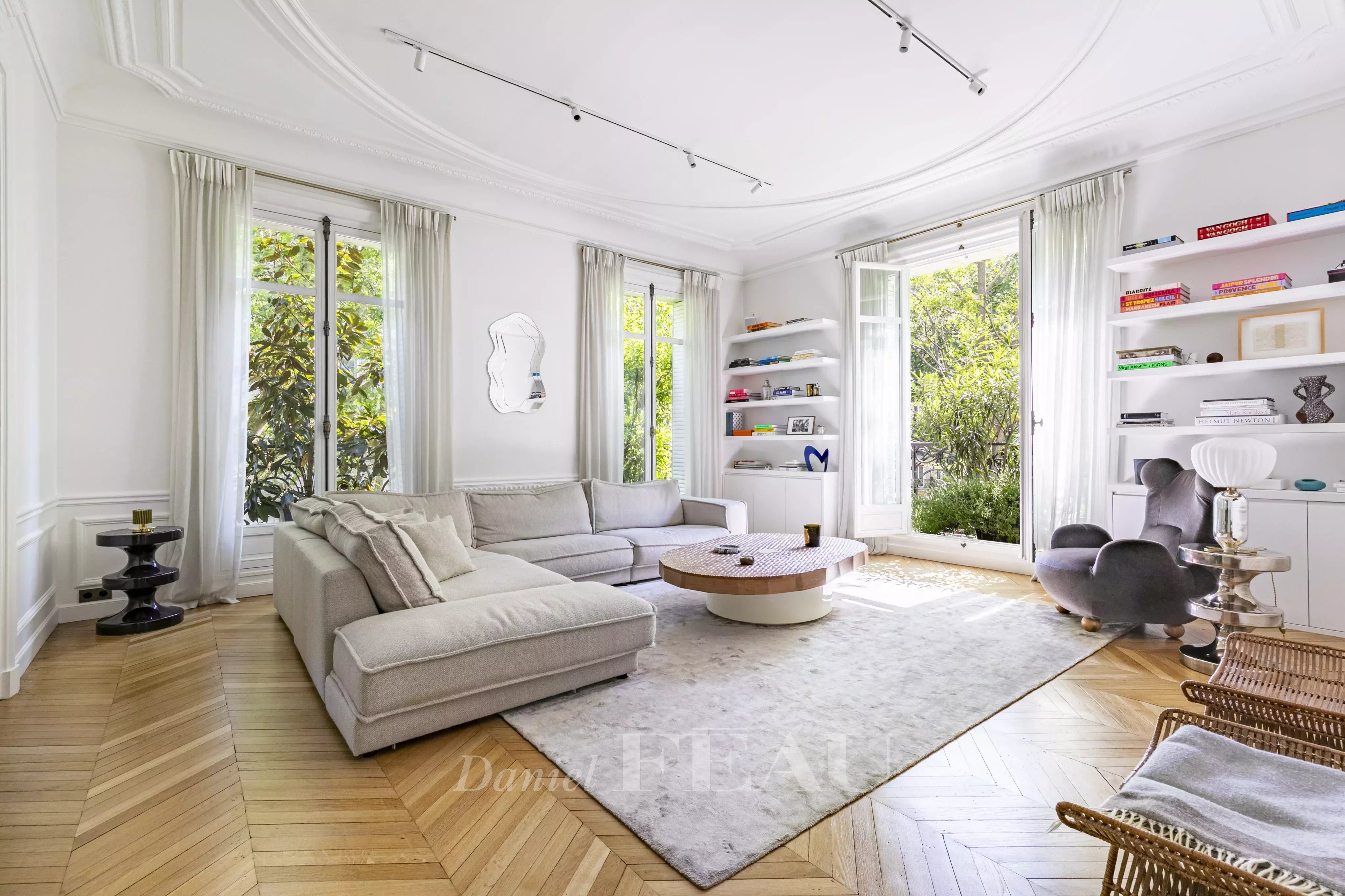 Paris 7th District – A superb 3/4 bed apartment