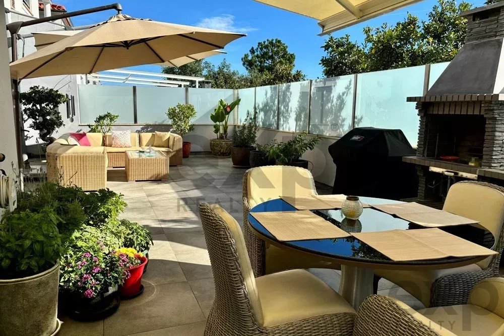 Moradia de Luxo com Piscina e Pátio Privado em Condomínio Exclusivo perto de Albufeira