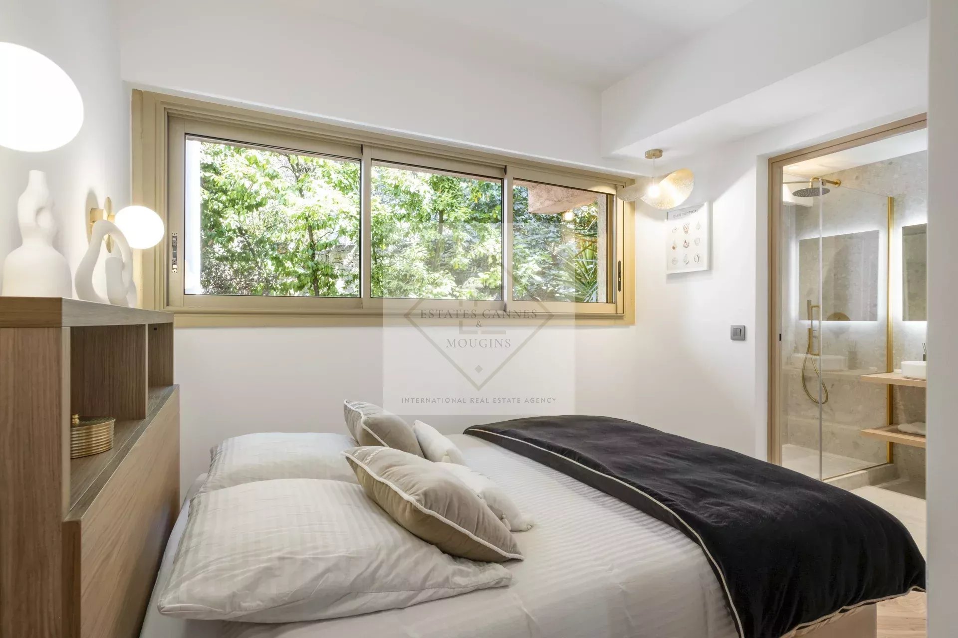 CANNES, Californie - Appartement d’exception de 5 pièces avec vue mer panoramique et îles de Lérins ! — photo 11
