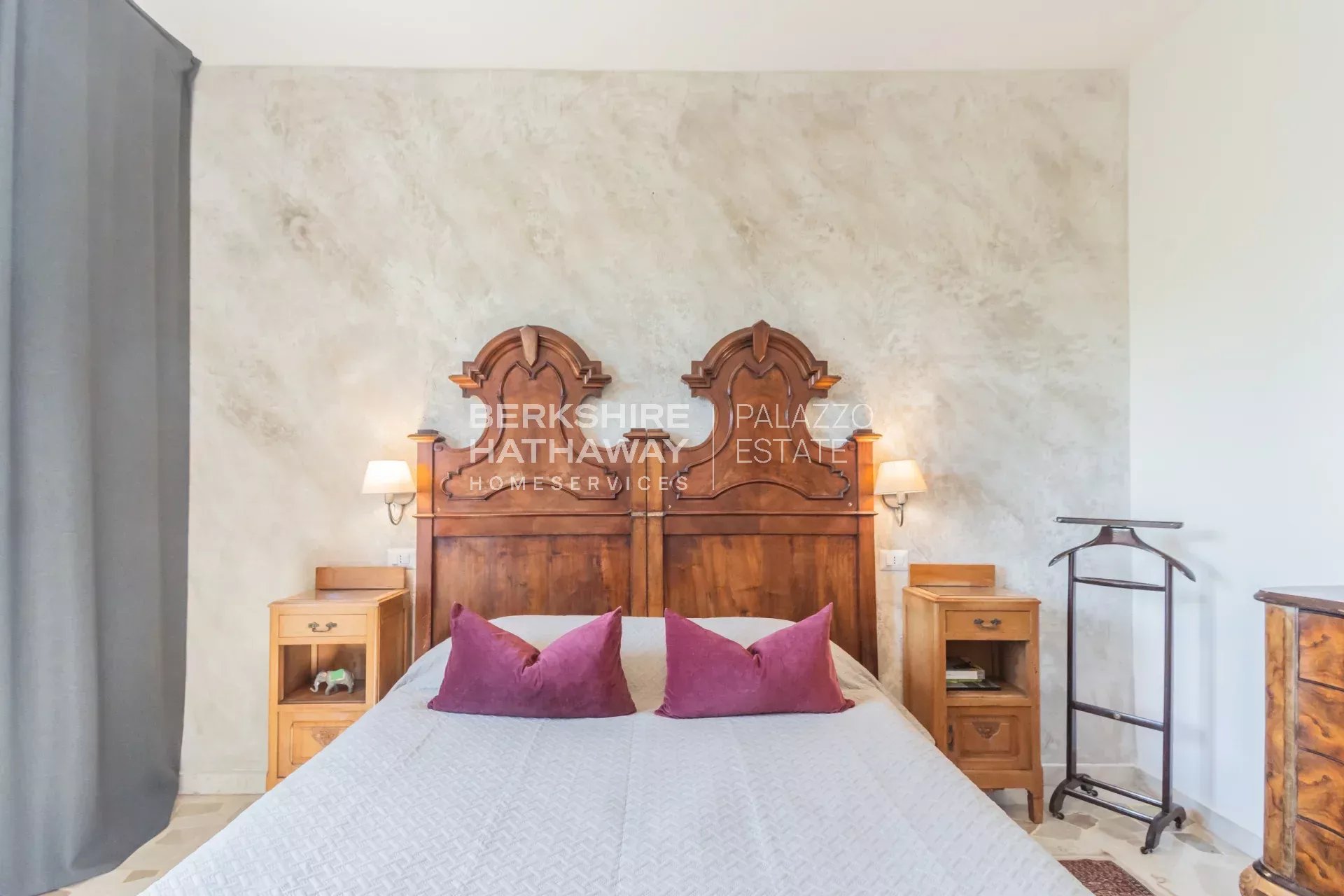 Villa bifamiliare con giardino a Biandronno, a pochi passi dal Lago di Varese