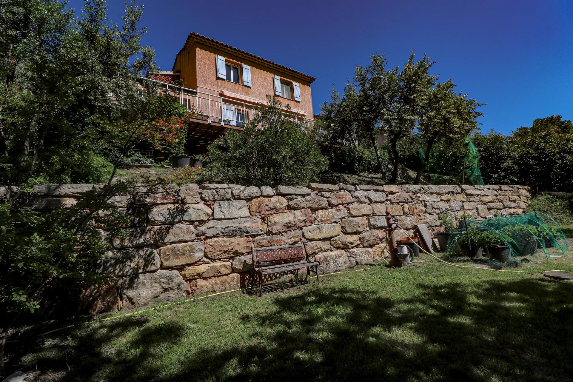 VILLA  avec VUE IMPRENABLE PLEIN SUD