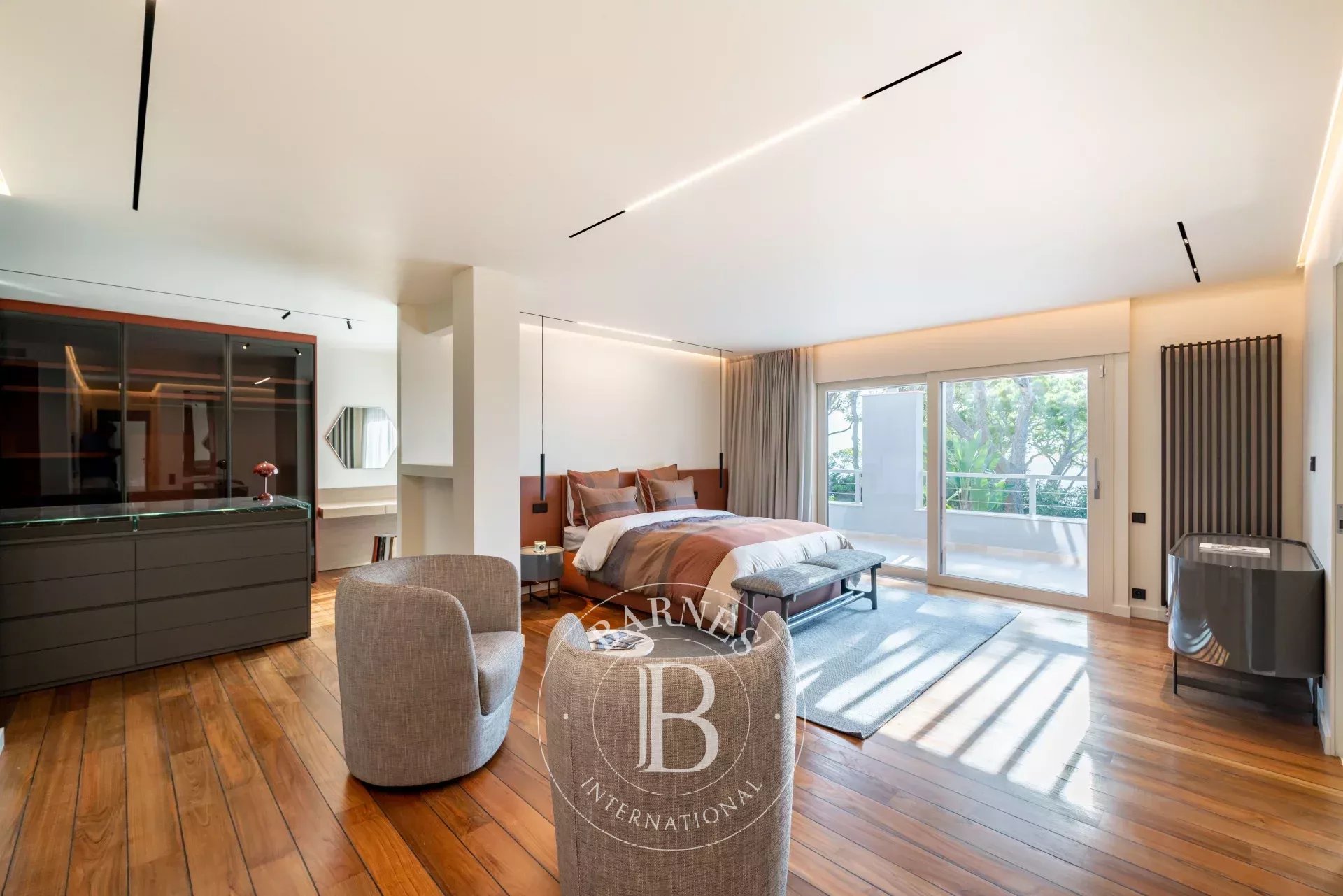 SAINT-JEAN-CAP-FERRAT - VILLA RENOVÉE A NEUF - PROCHE DU GRAND HÔTEL - picture 24
