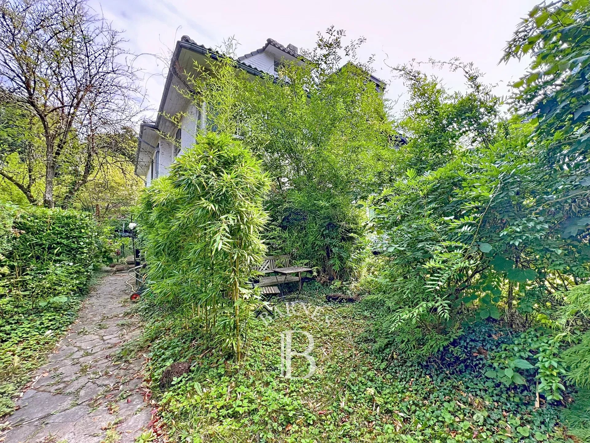 Fort Jaco - House 3 facades garden garage