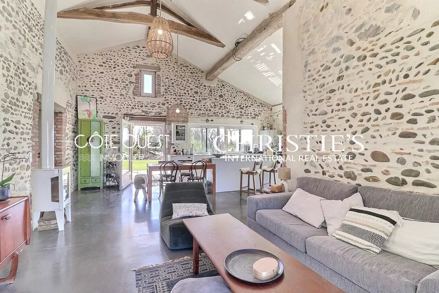 8 Bedroom Villa/Townhouse's Image 20