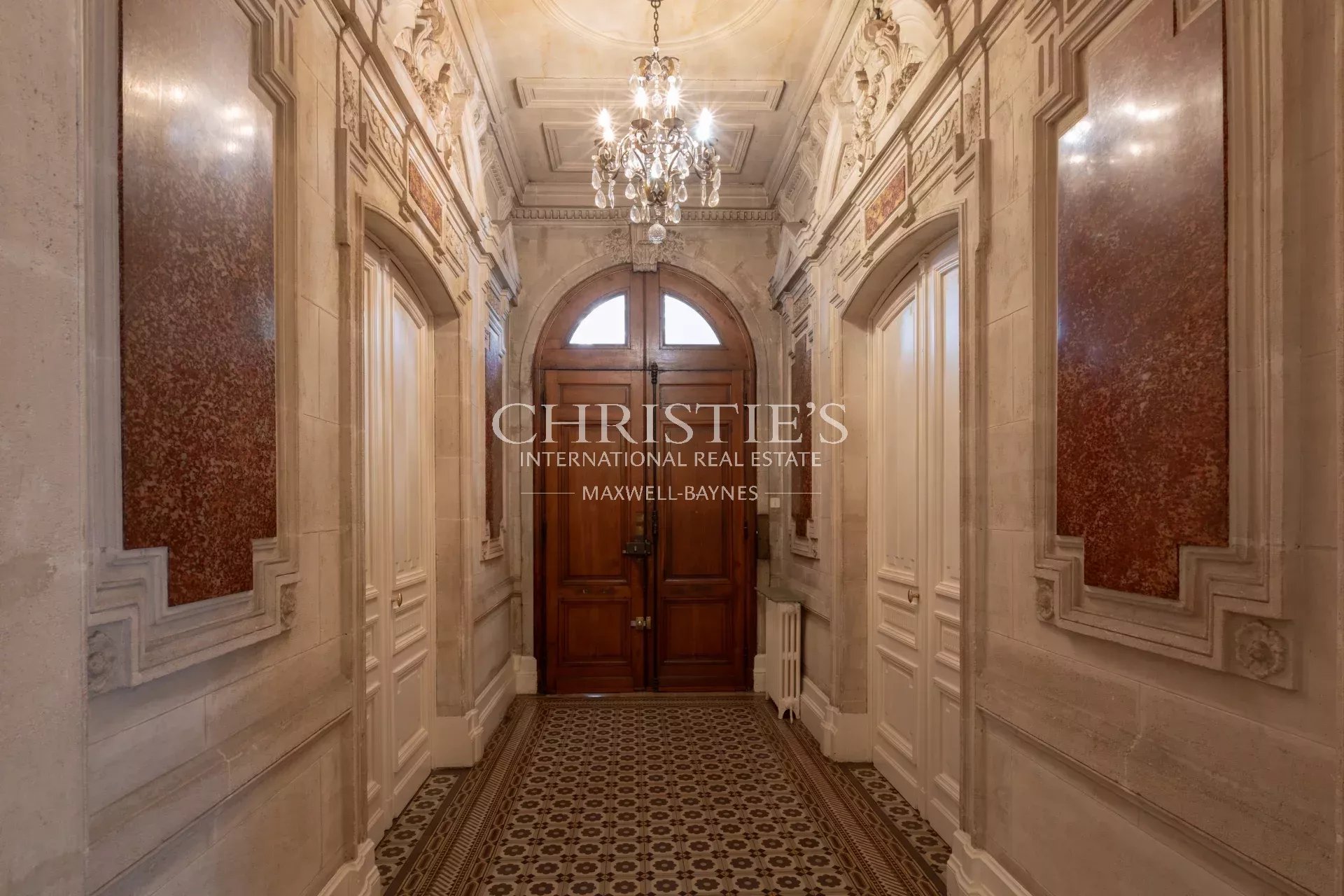 7 Bedroom Villa/Townhouse's Image 6