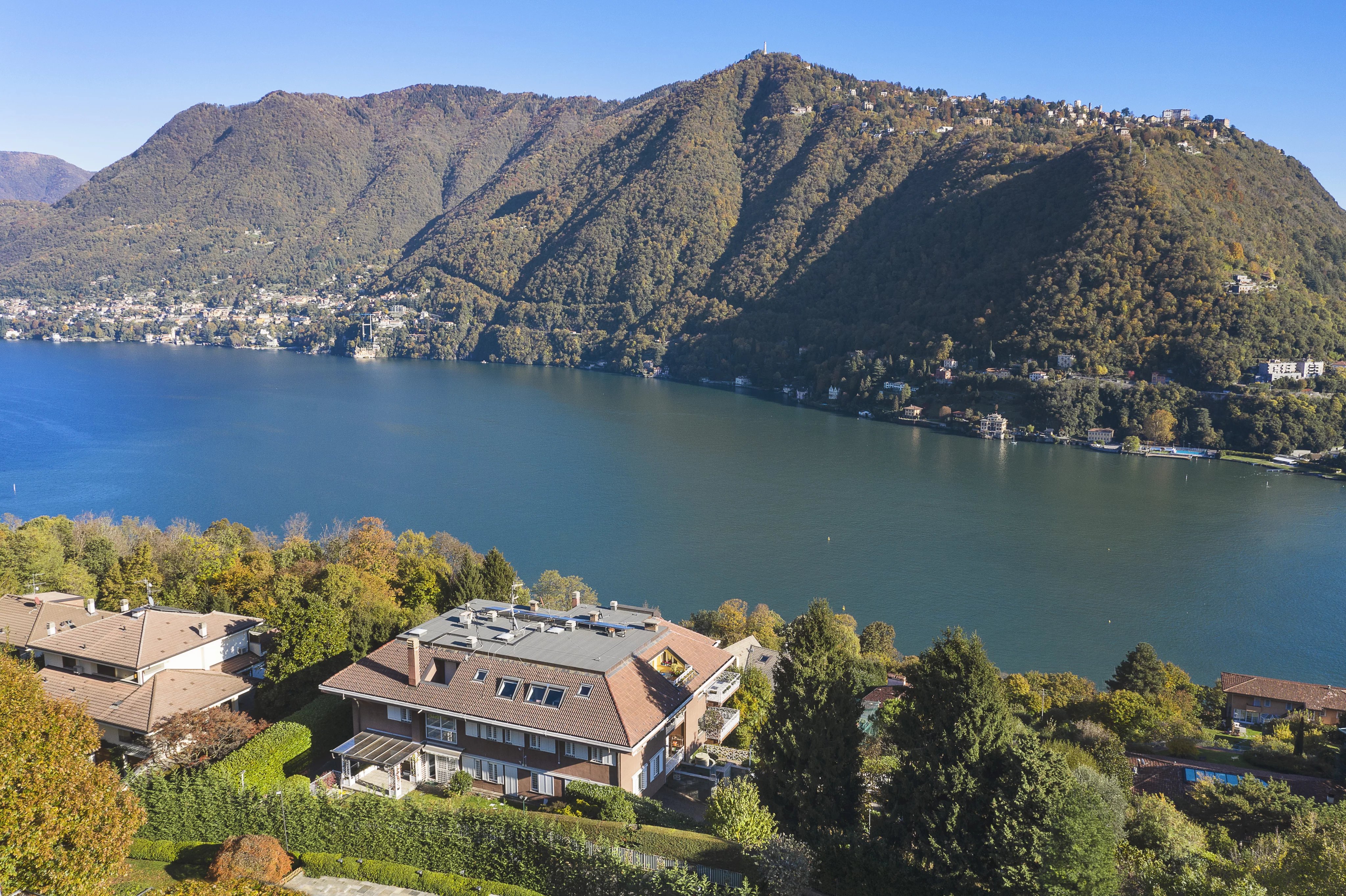 Multi-room apartment in prestigious building, with swimming pool, Lake Como - picture 11 title=