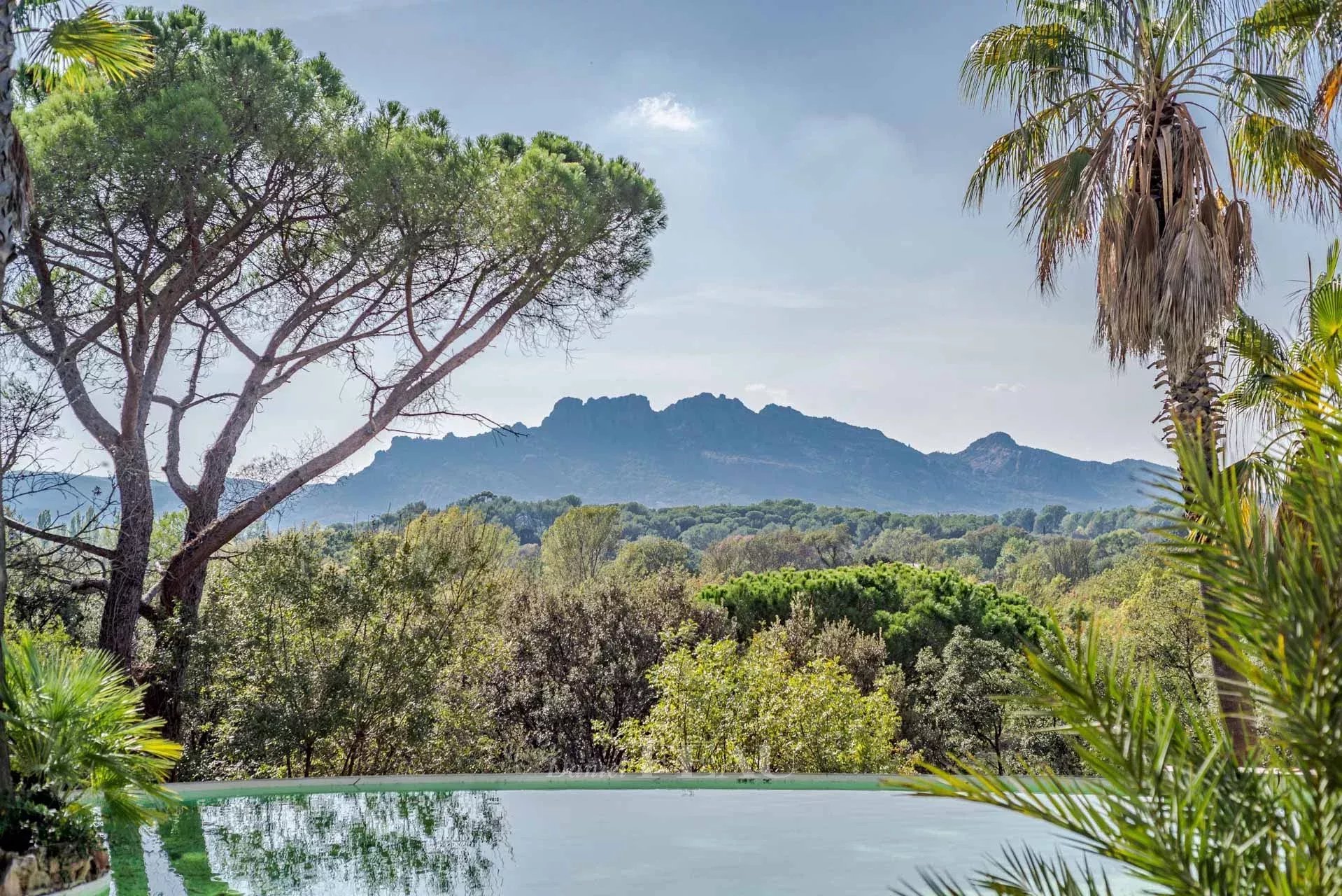 Sale Villa Roquebrune-sur-Argens