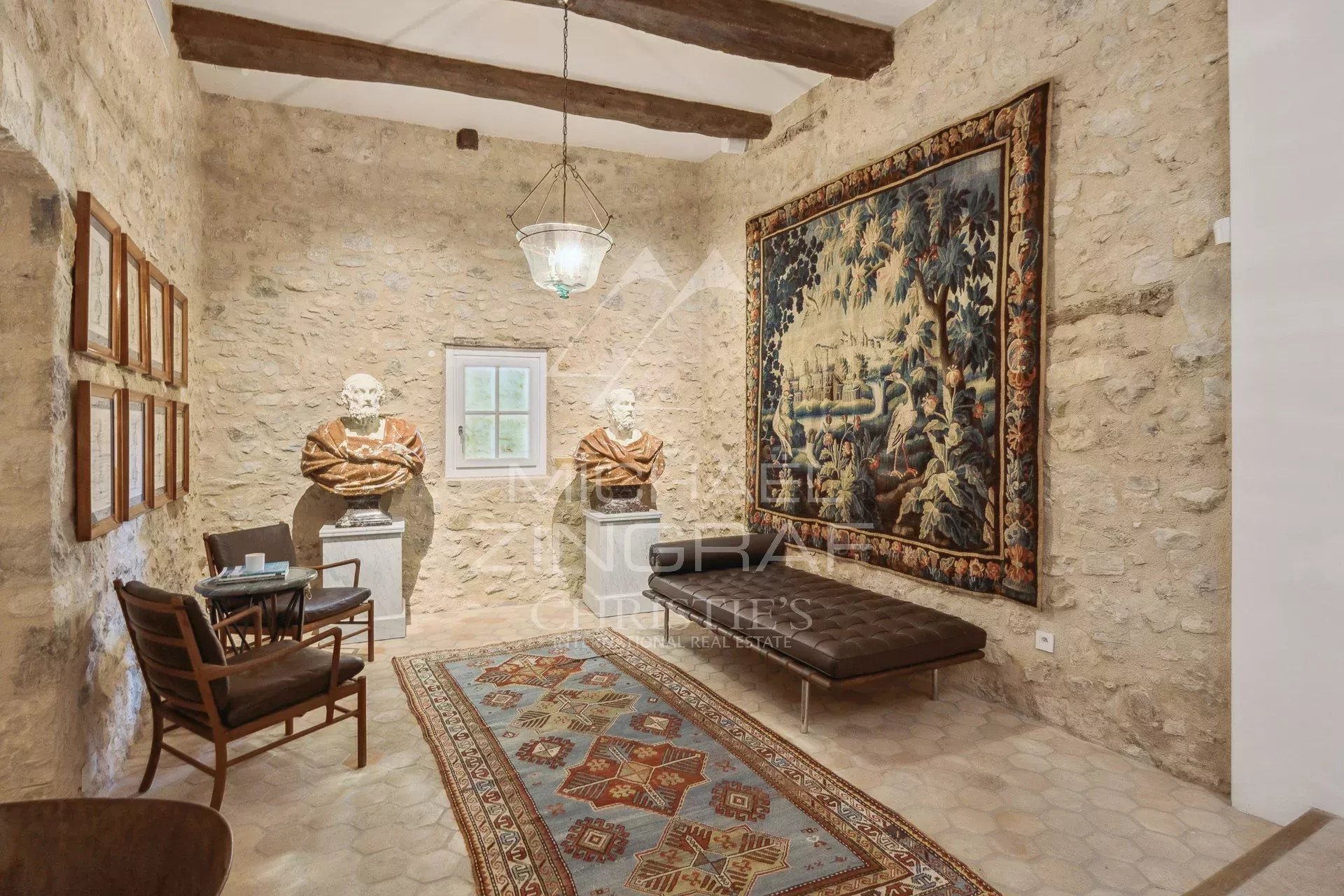 6 Bedroom Villa/Townhouse's Image 8