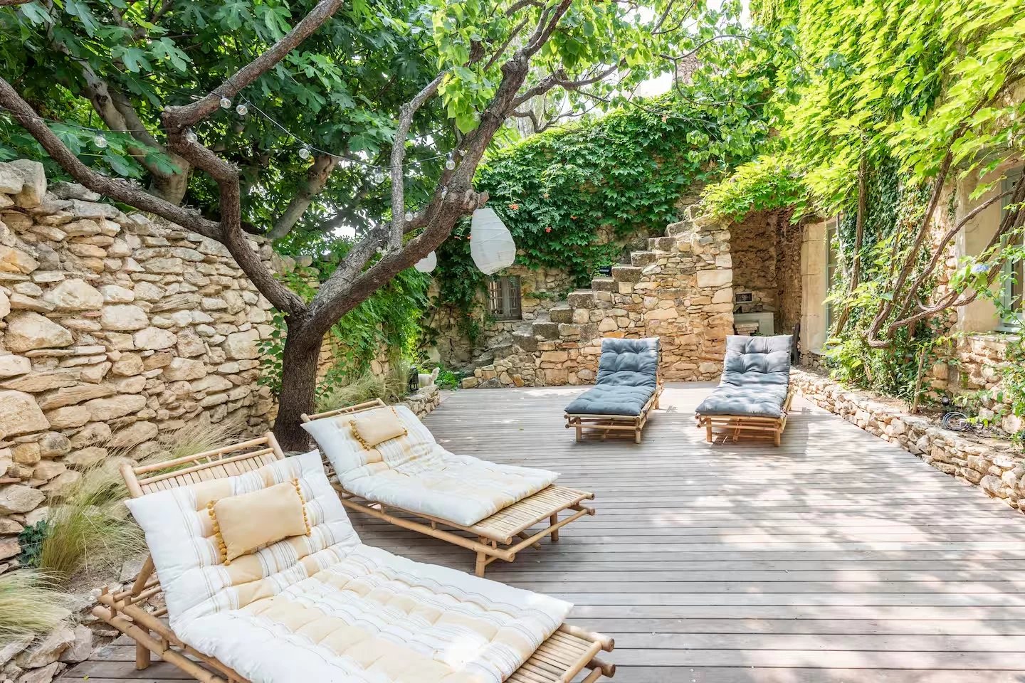 Exceptional Property: 18th-century silkworm farm renovated – Near Aix-en-Provence