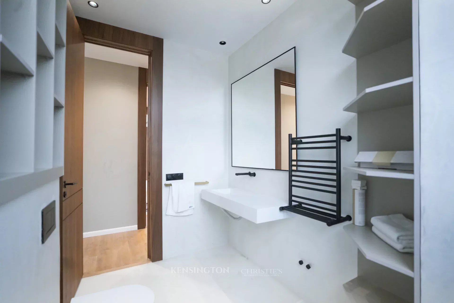 4 Bedroom Villa/Townhouse's Image 48