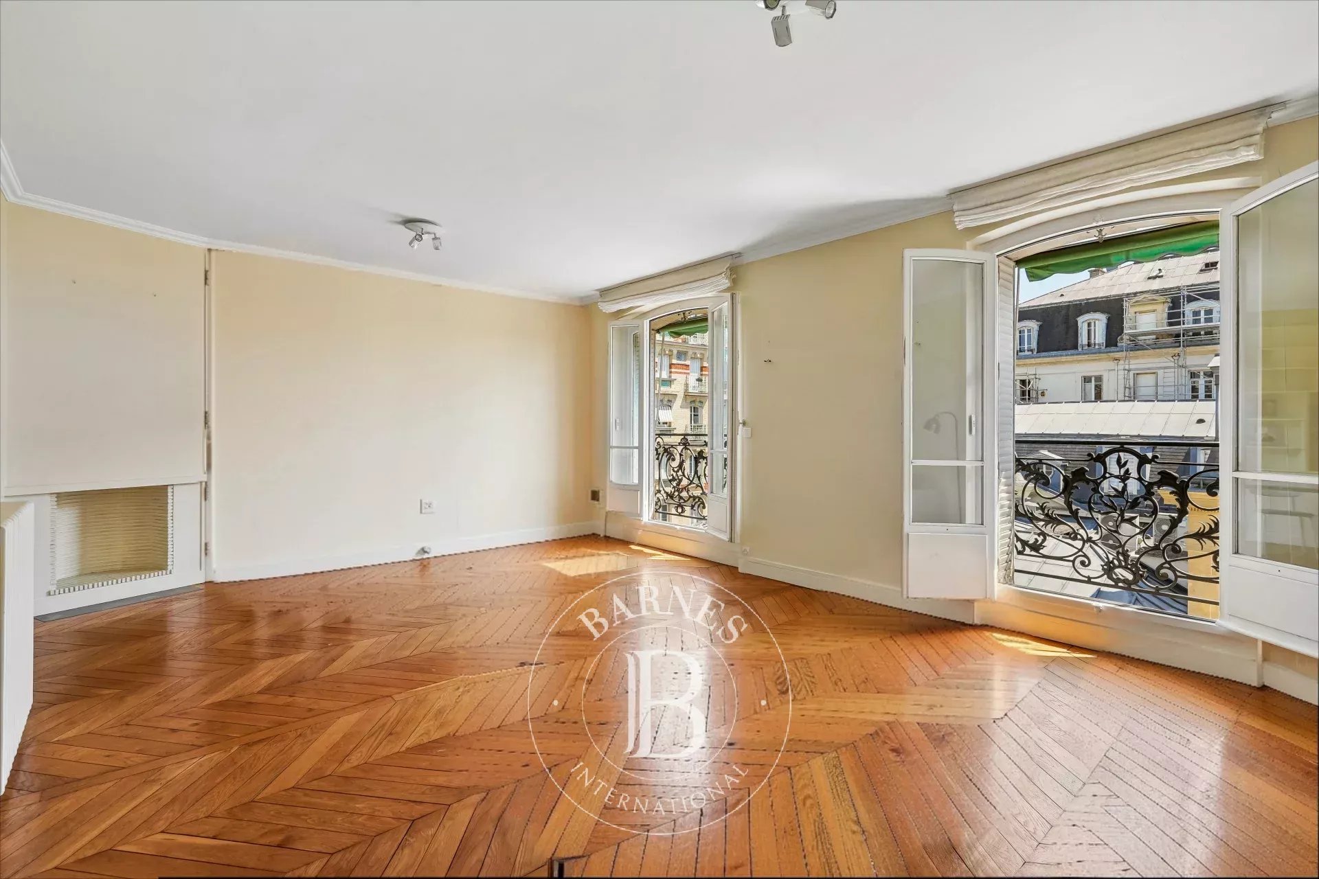 Appartement Paris 75007  -  ref 87109830 (picture 2)