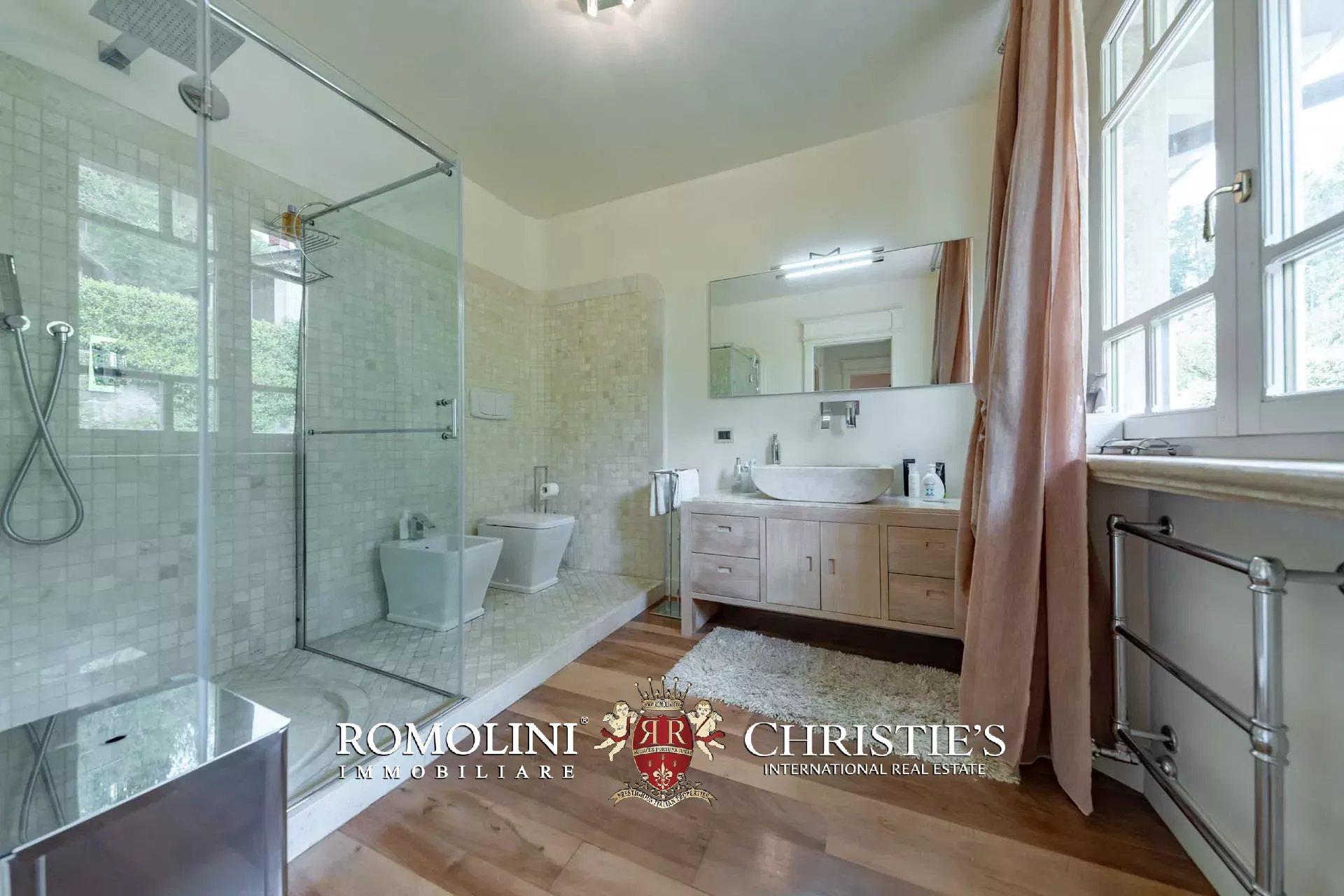 10 Bedroom Villa/Townhouse's Image 47