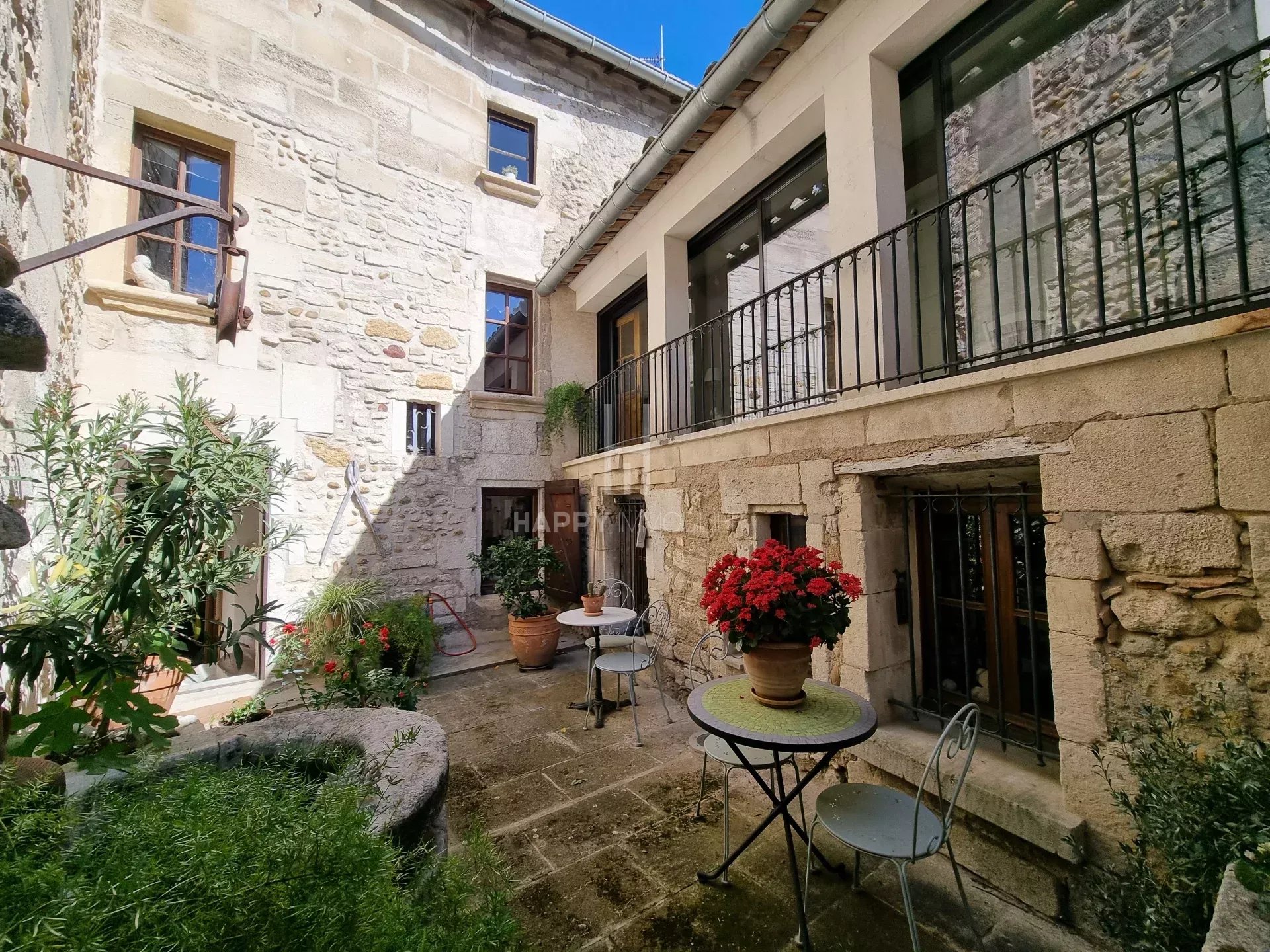 MEV - [Happy Immobilier] Maison Eyragues 250m2