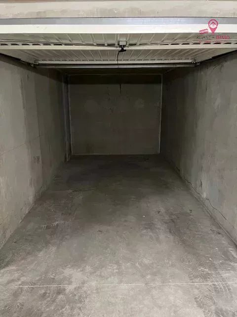 Garage fermé - Secteur Grand Trou