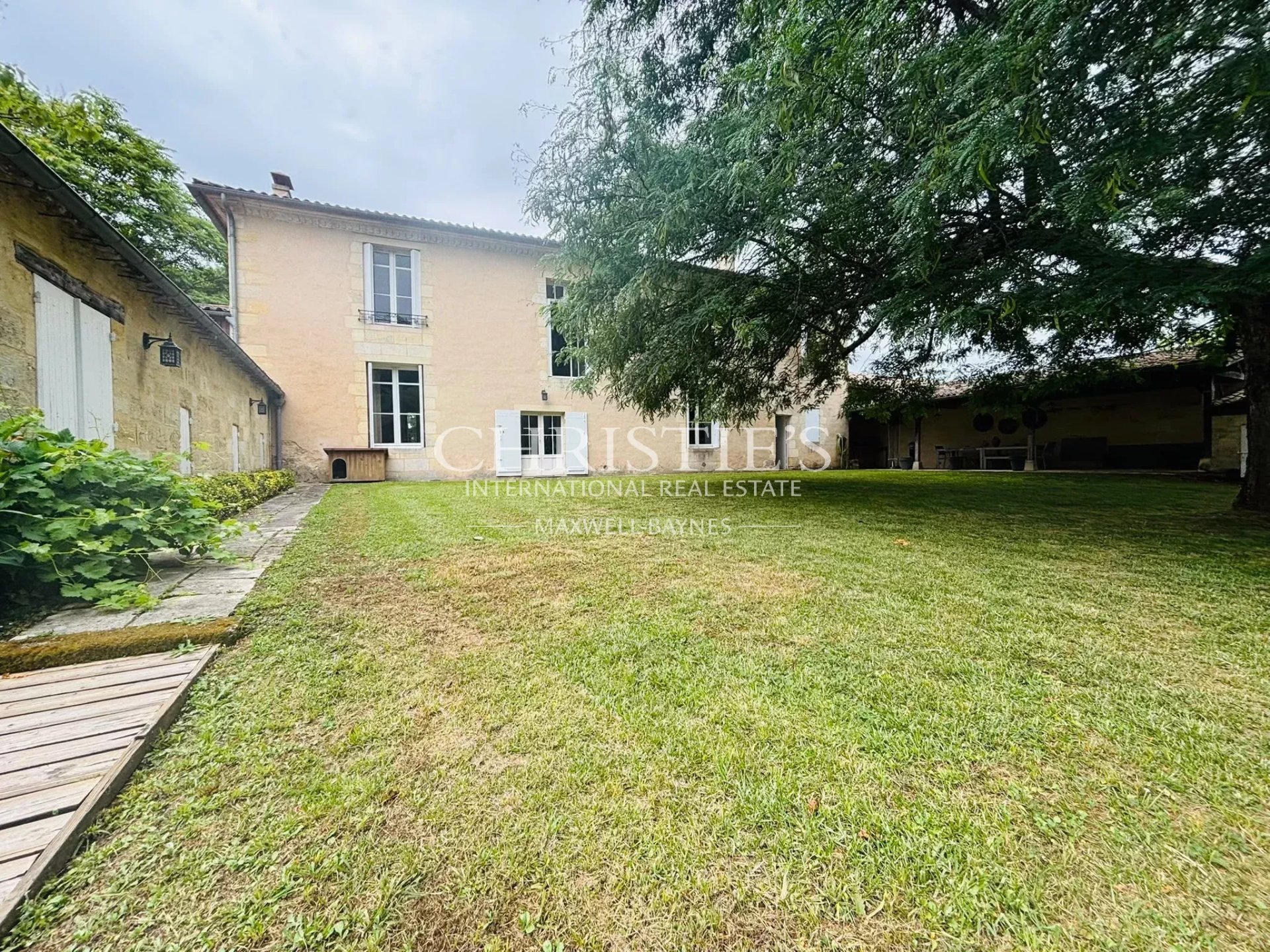 9 Bedroom Villa/Townhouse's Image 26