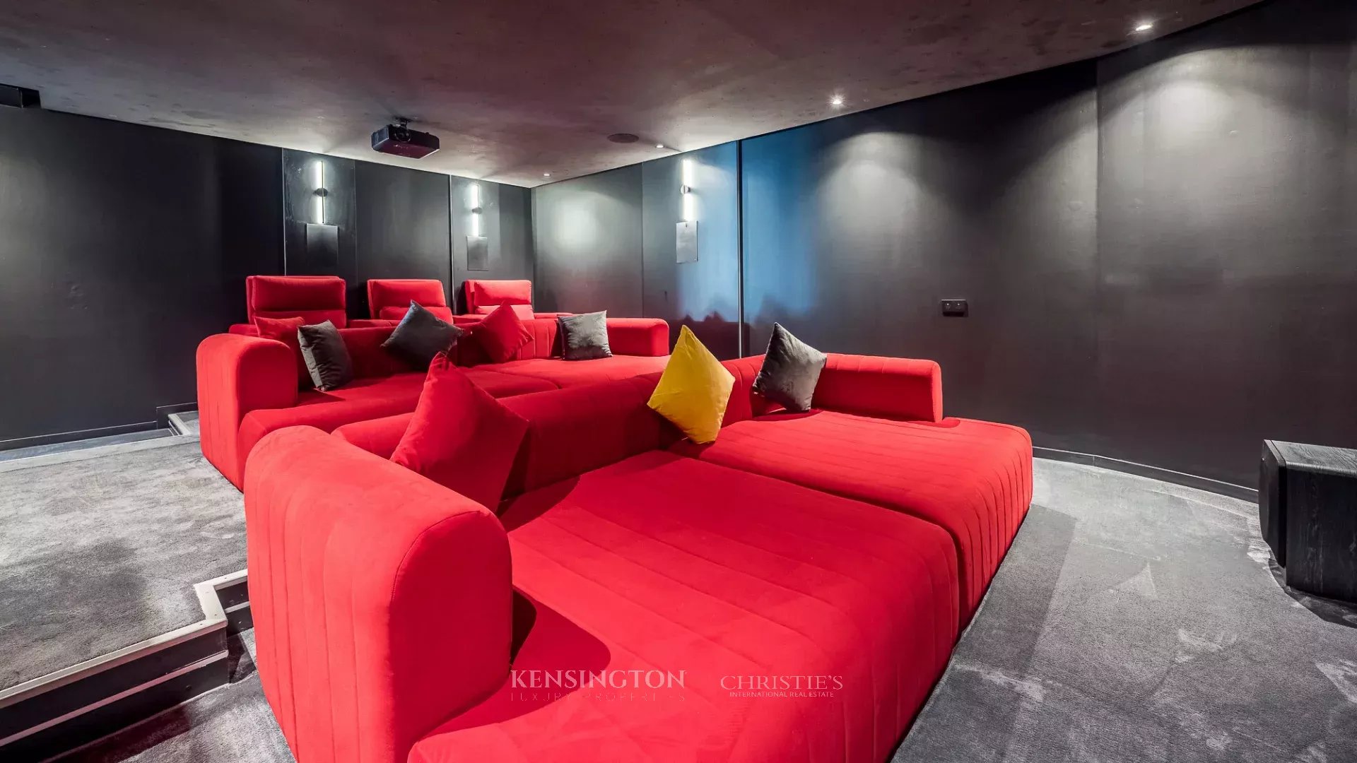 5 Bedroom Villa/Townhouse's Image 17